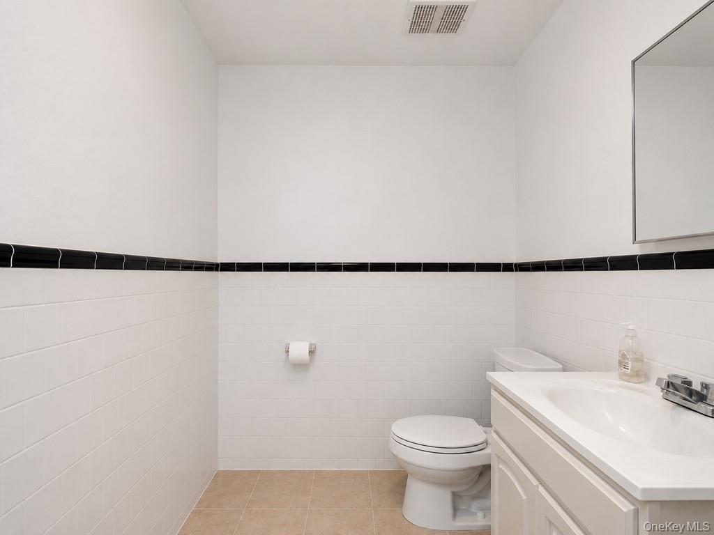4779 White Plains Road Property Photo 18