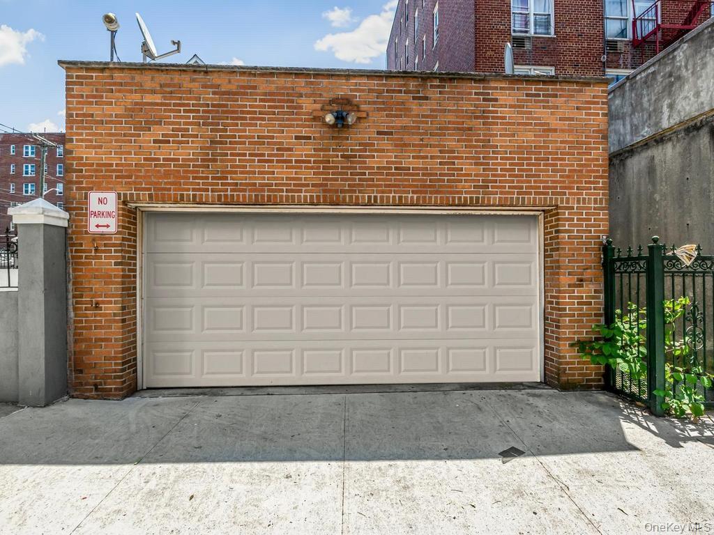 4779 White Plains Road Property Photo 23
