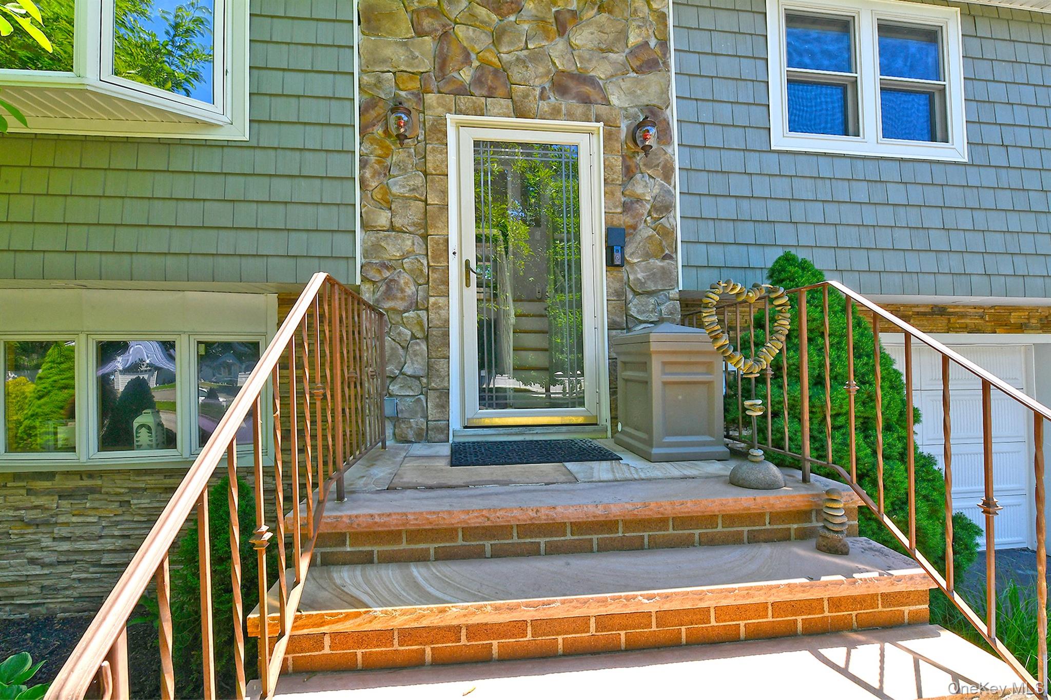 183 6th Avenue Property Photo 4