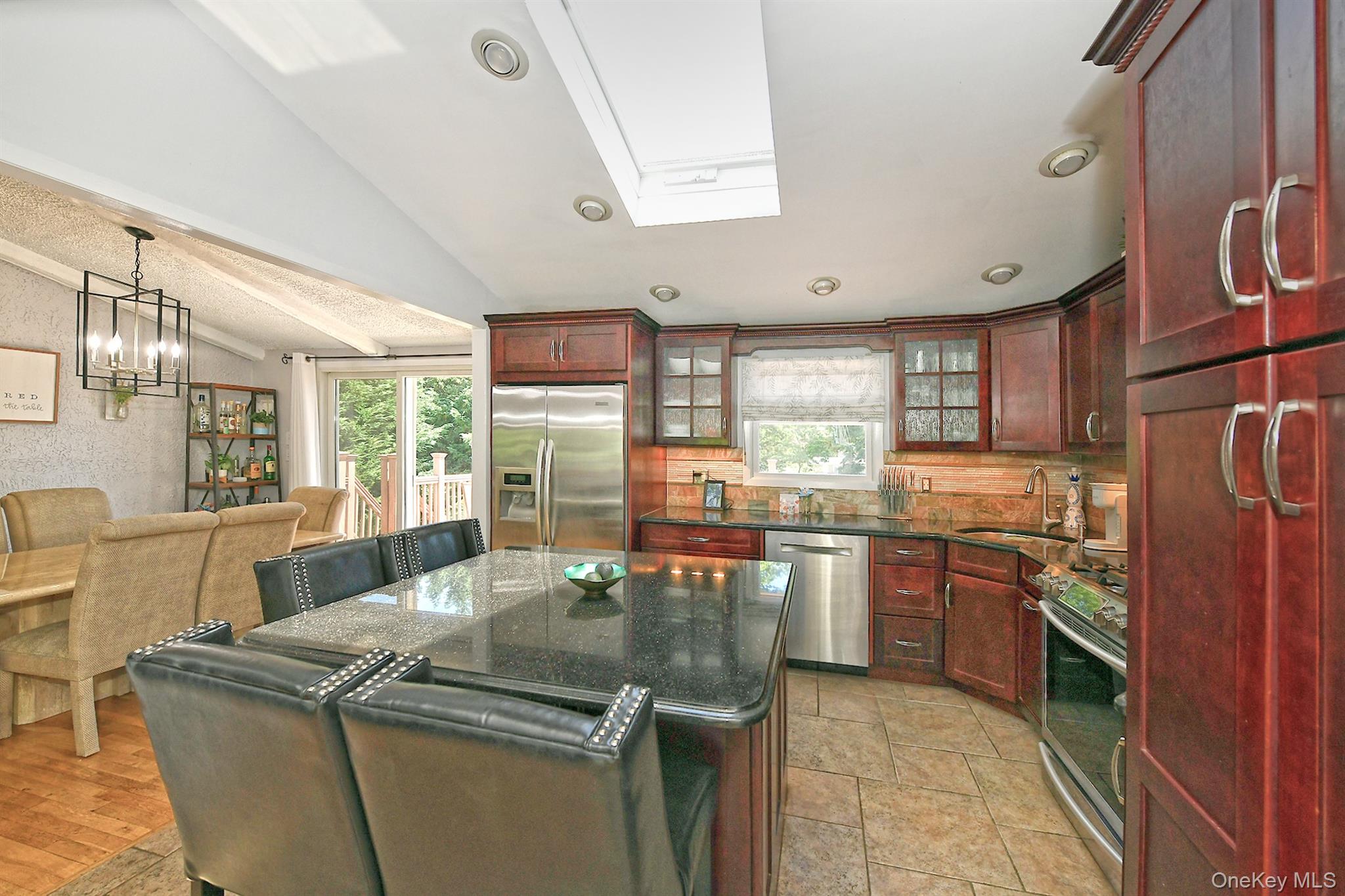183 6th Avenue Property Photo 8