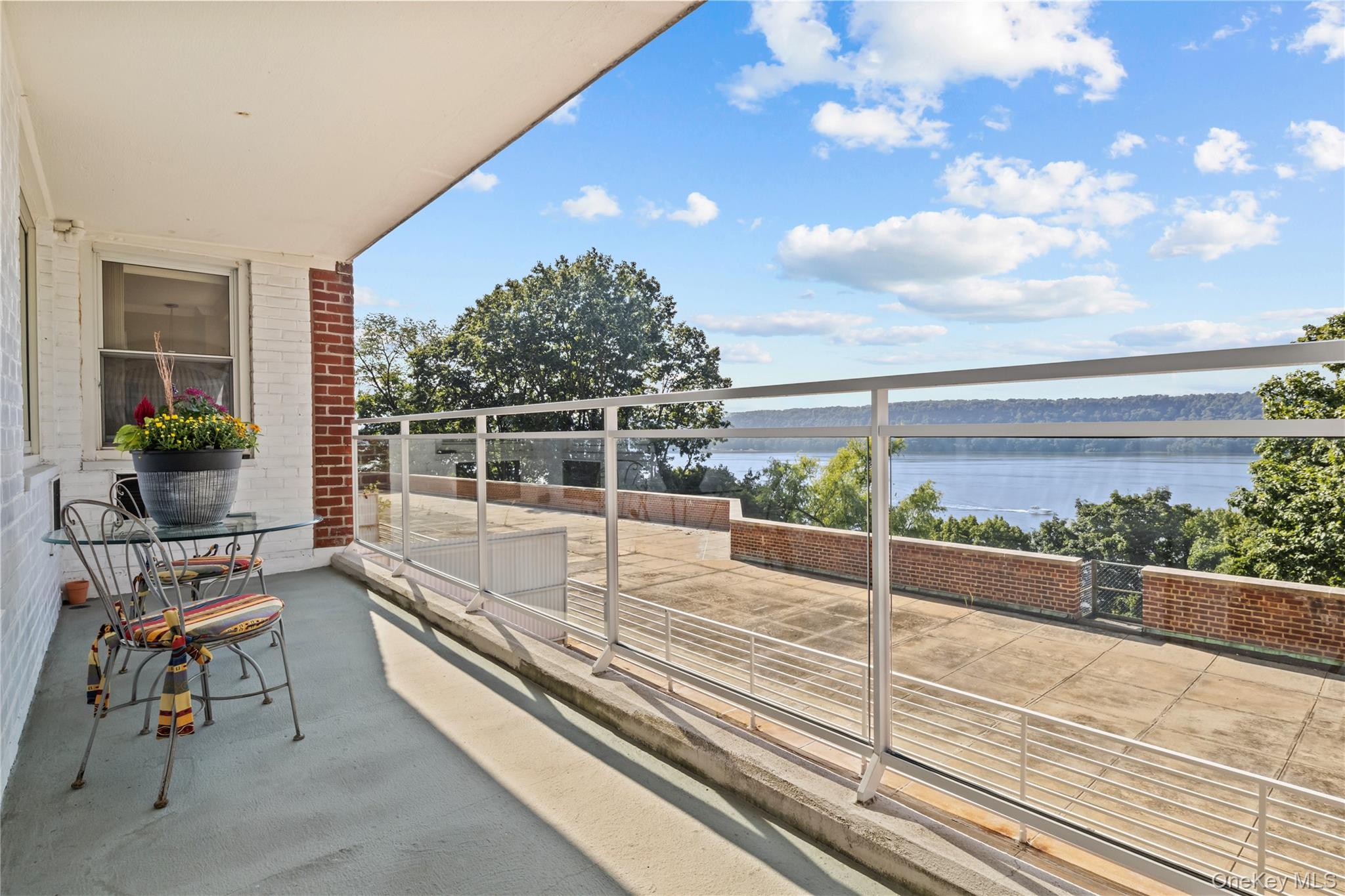 2575 Palisade Avenue 2g Property Photo 12
