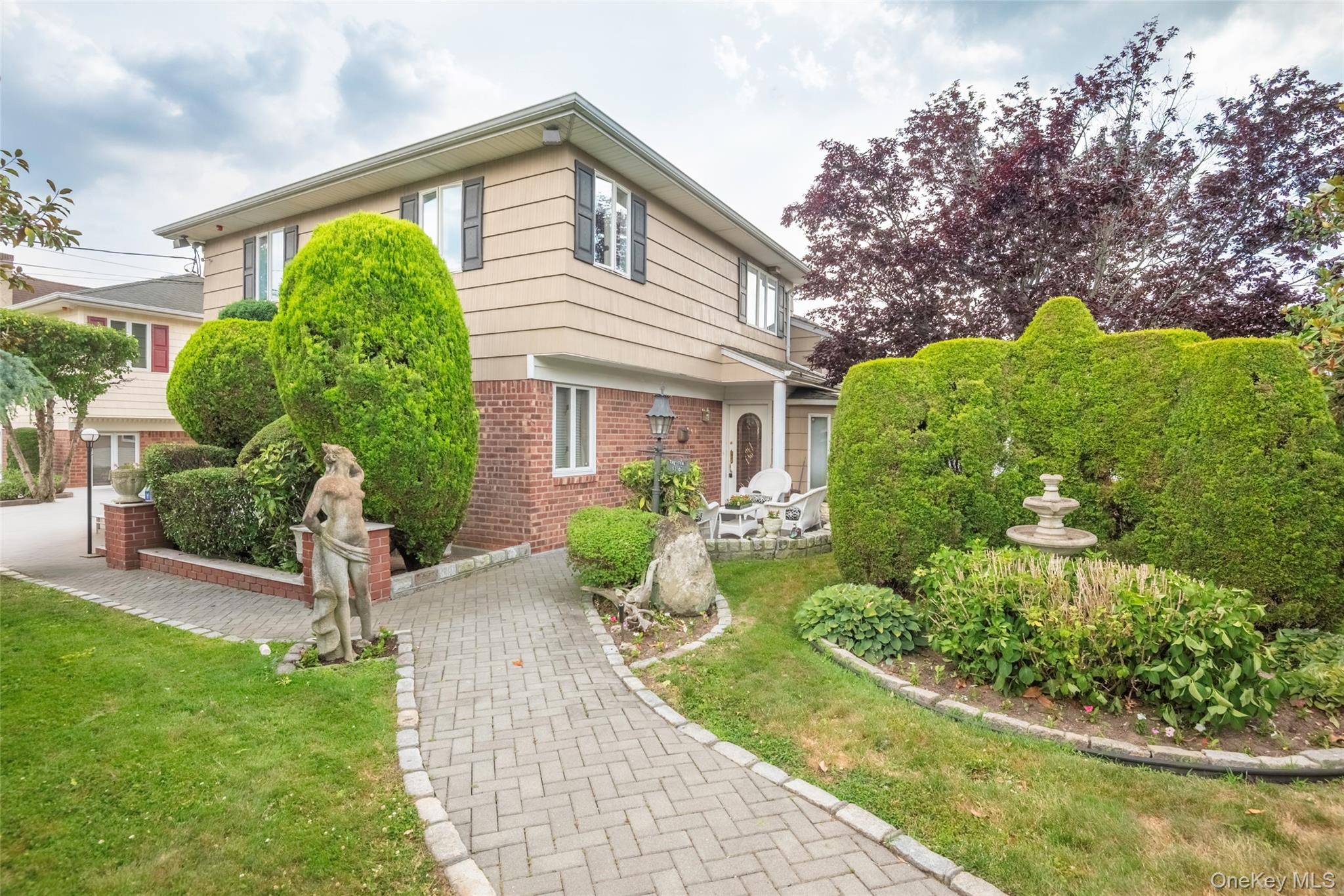 52-04 Redfield Street Property Photo 1