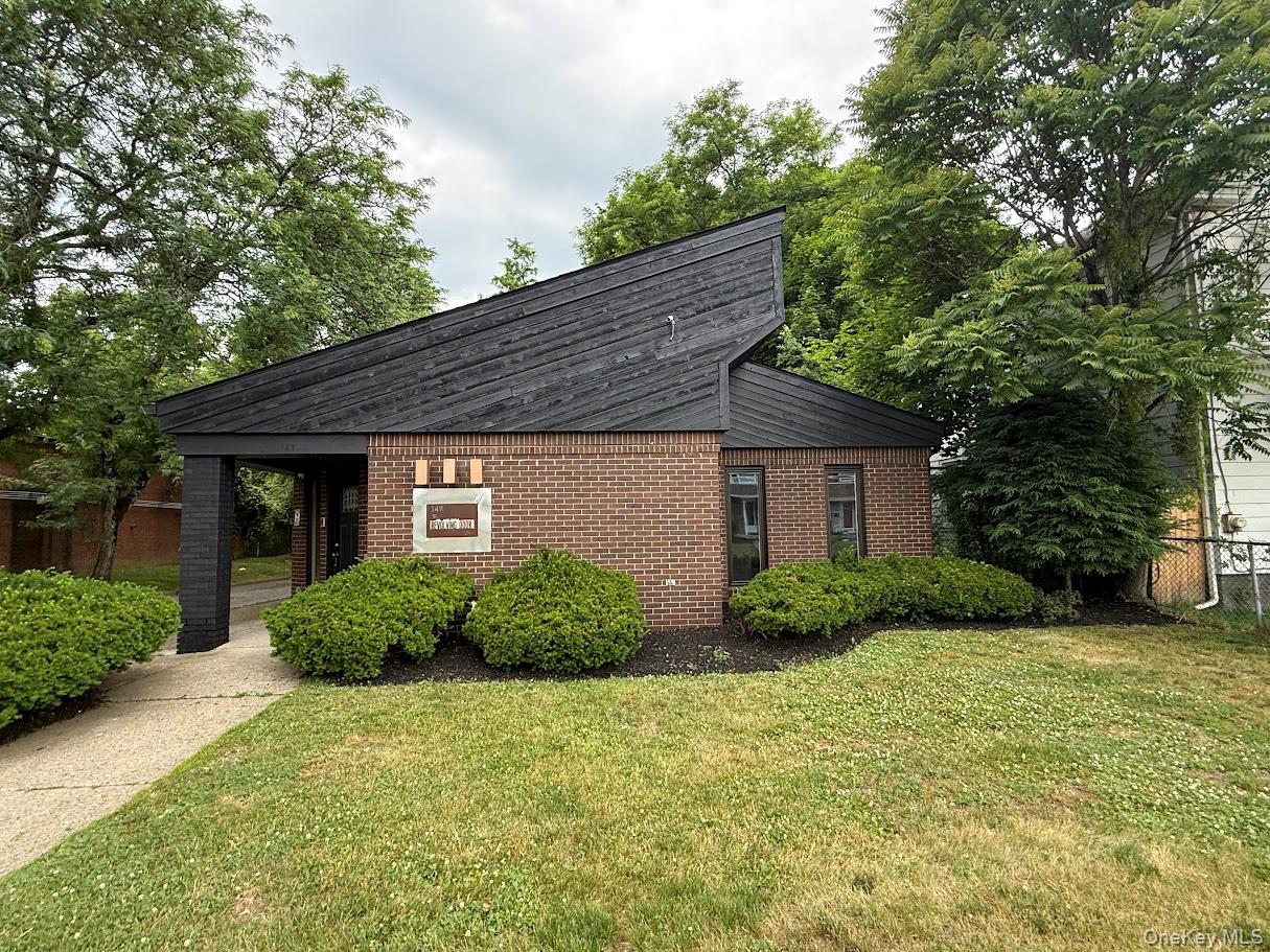 149 S Grand Avenue Property Photo 1