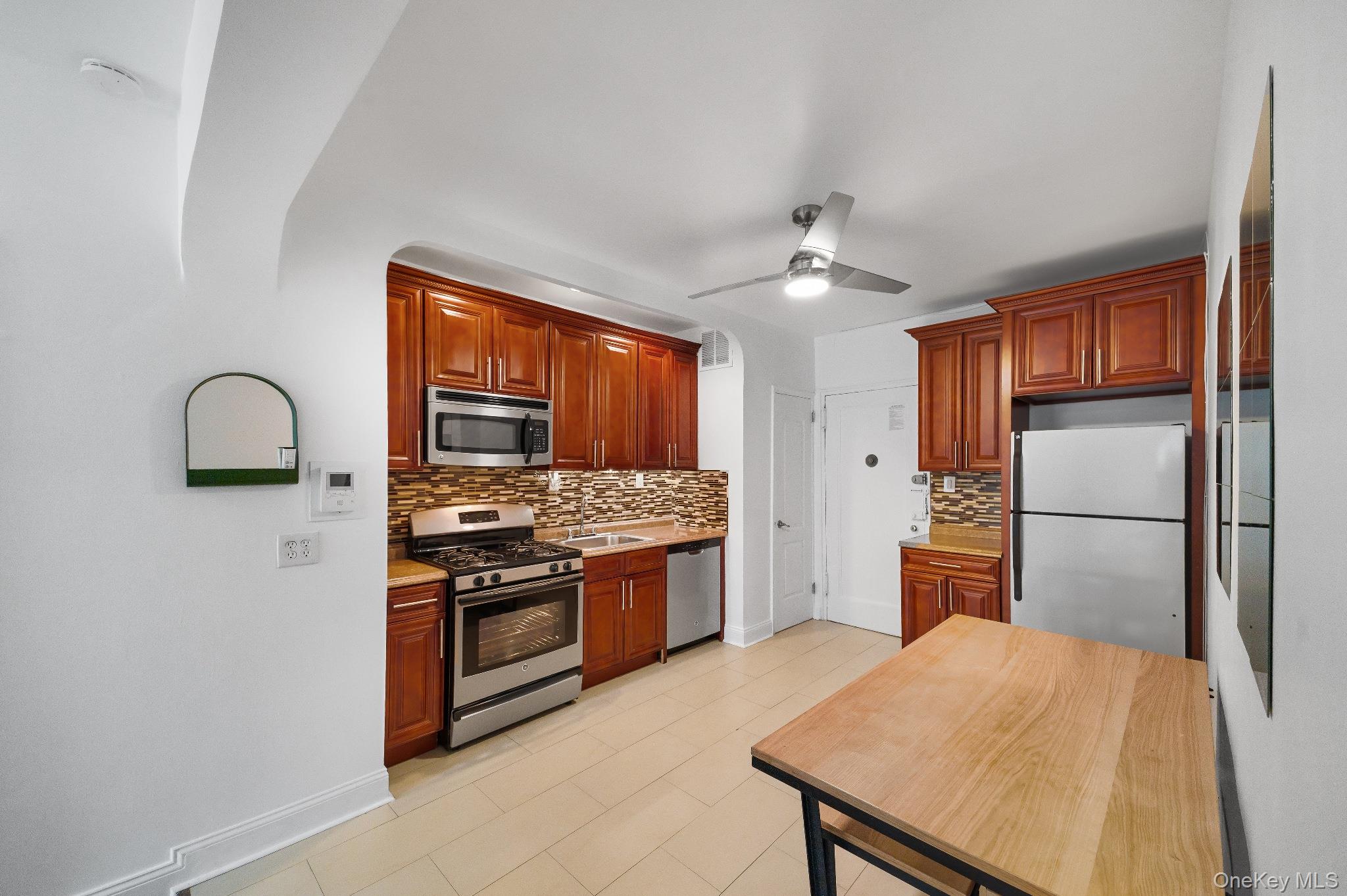41-42 50th Street 4f Property Photo 8