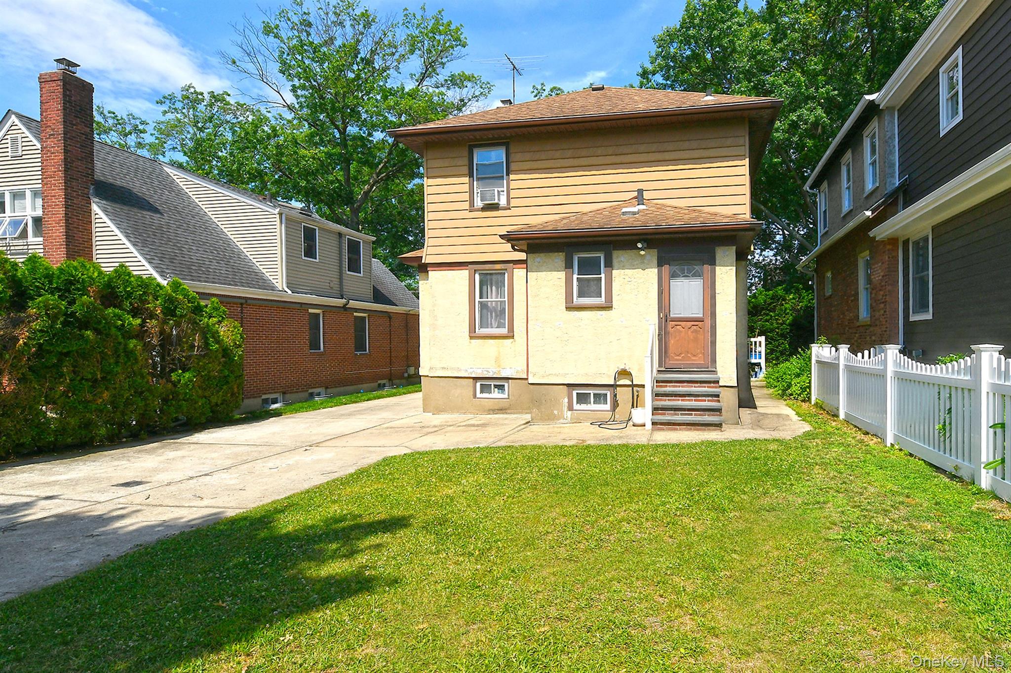 51 Bellmore Street Property Photo 2