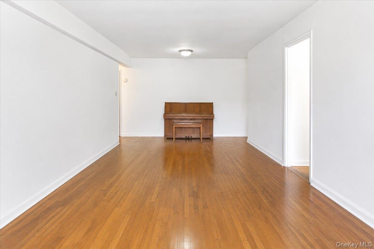 66-10 Thornton Place 2e Property Photo 7