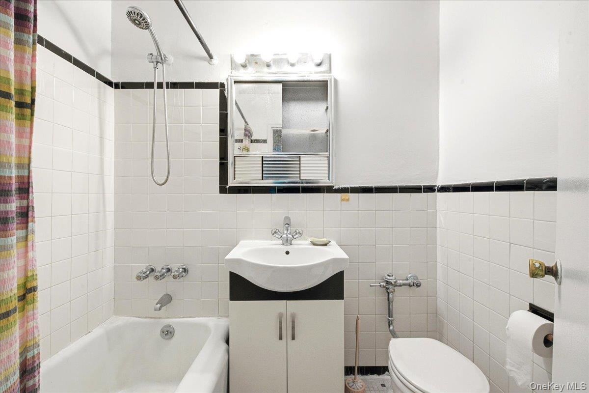 66-10 Thornton Place 2e Property Photo 15