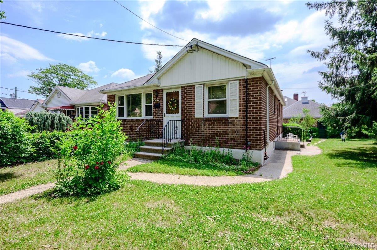 3254 Lafayette Avenue Property Photo 1