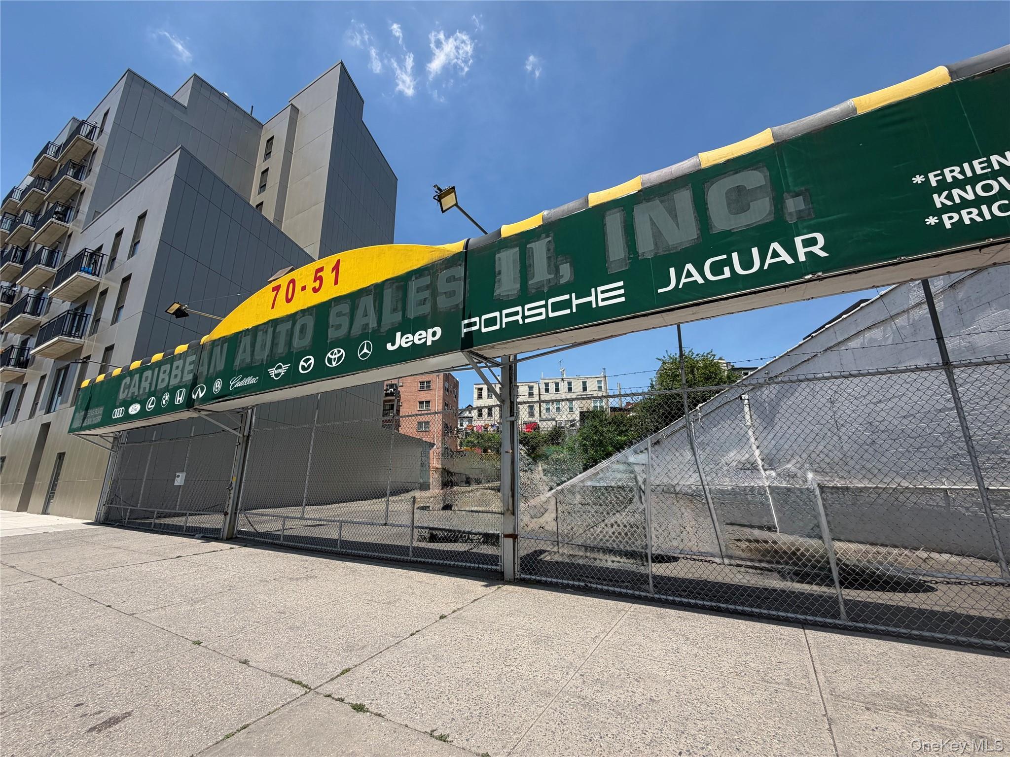 7051 Queens Boulevard Property Photo 1