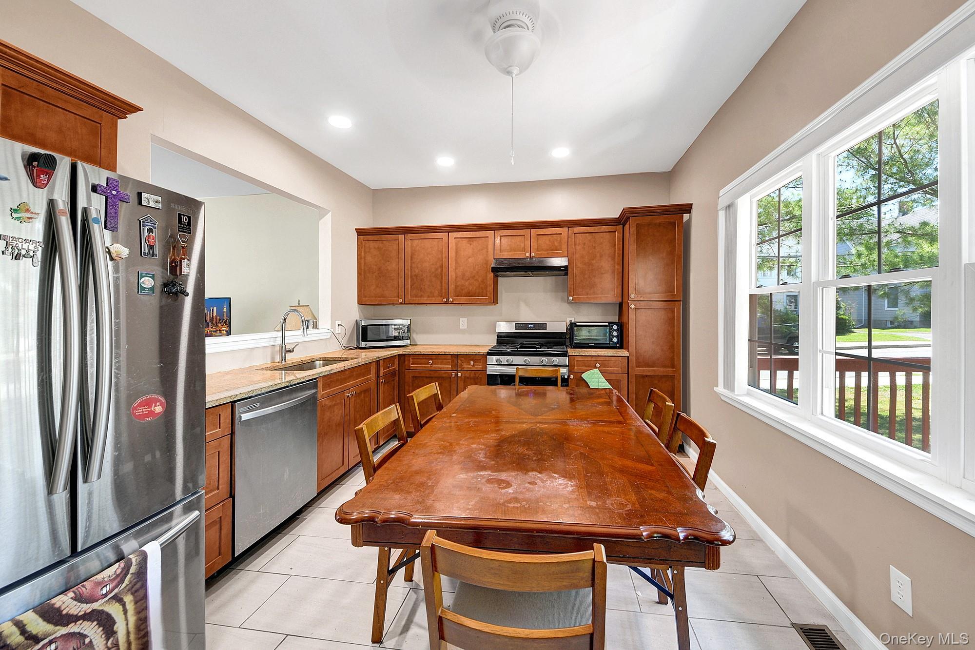 361 Verplanck Avenue Property Photo 9