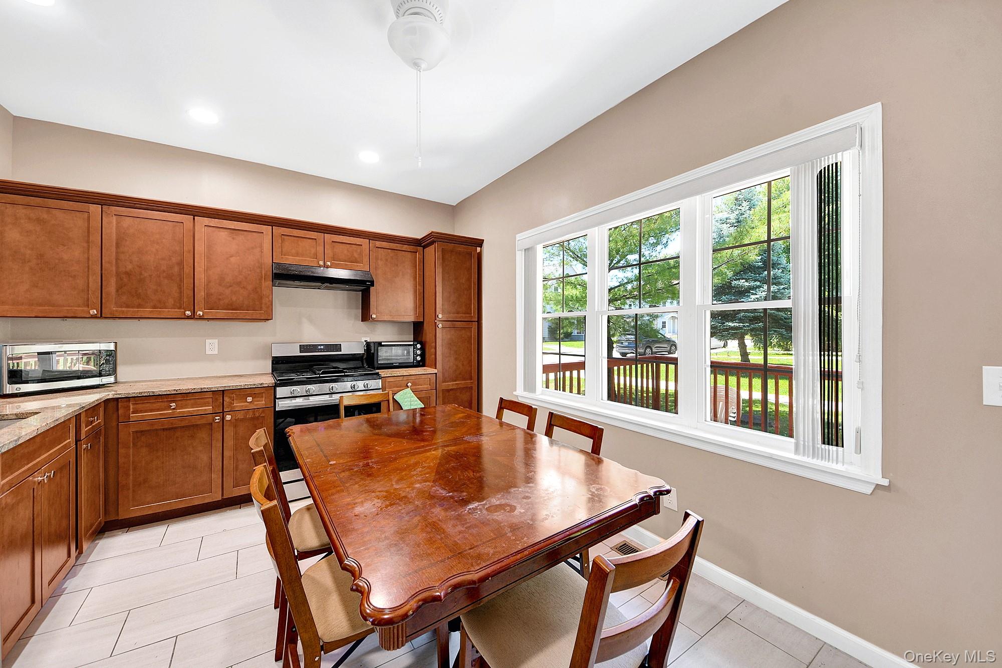 361 Verplanck Avenue Property Photo 10