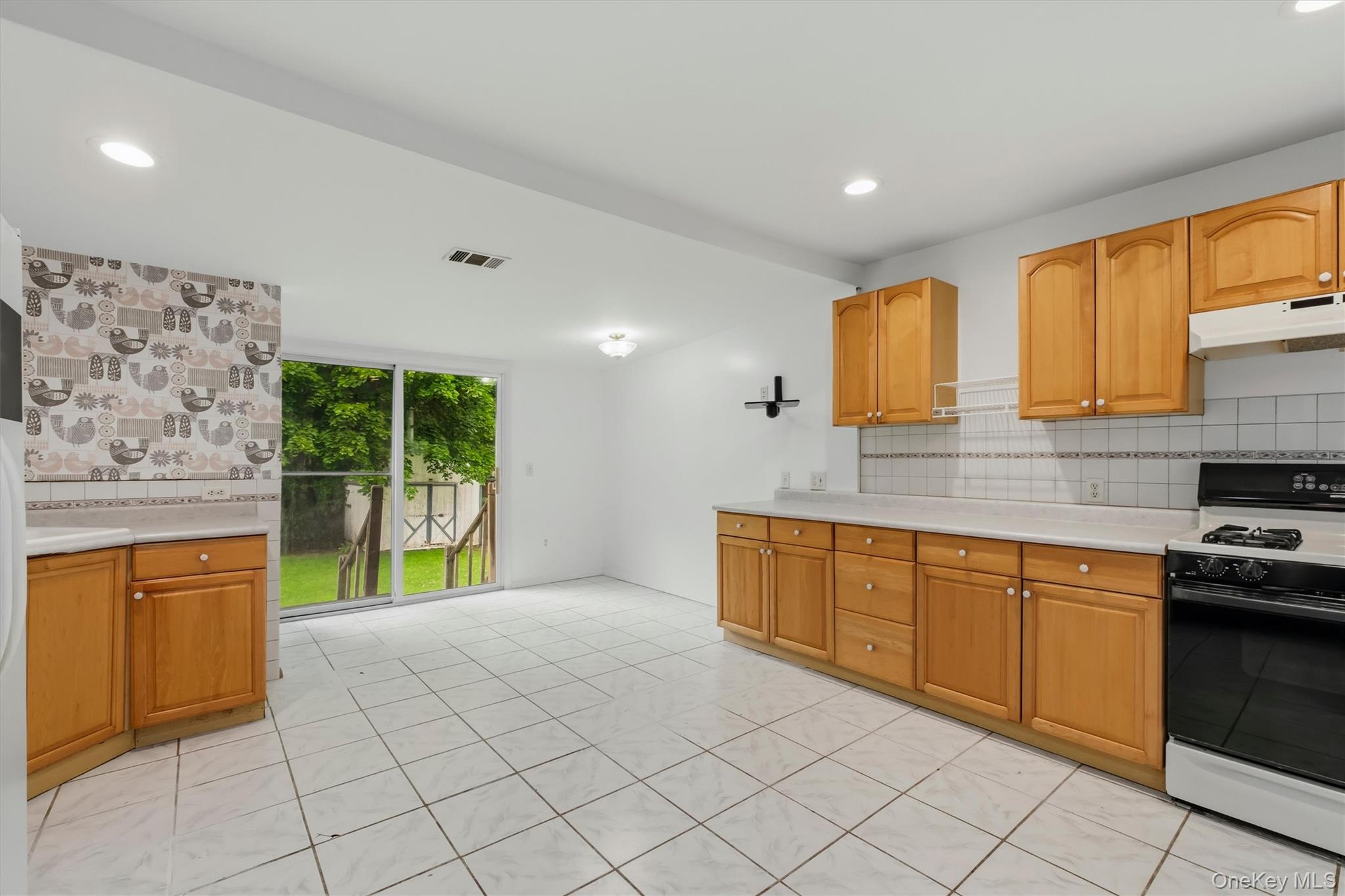56 Cayuga Drive Property Photo 8