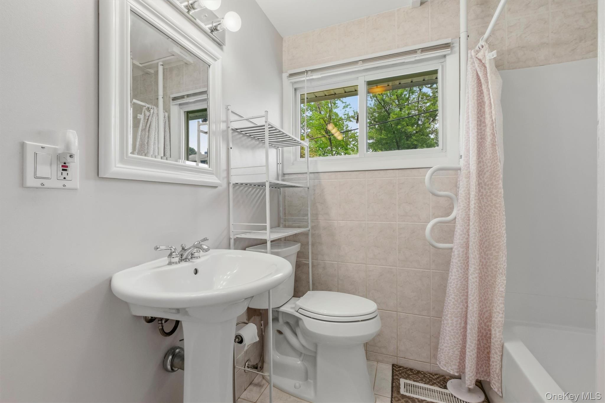 56 Cayuga Drive Property Photo 11