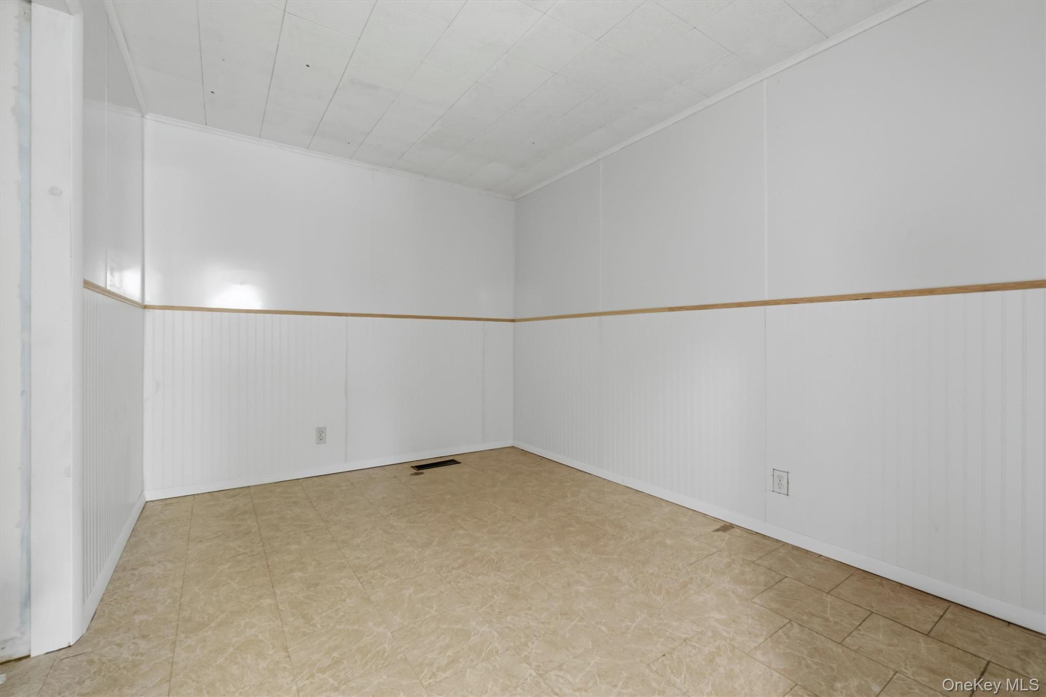 56 Cayuga Drive Property Photo 21