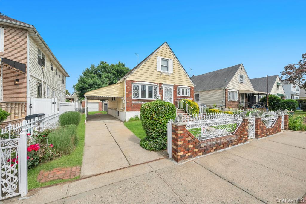 13715 169th Street Property Photo 4