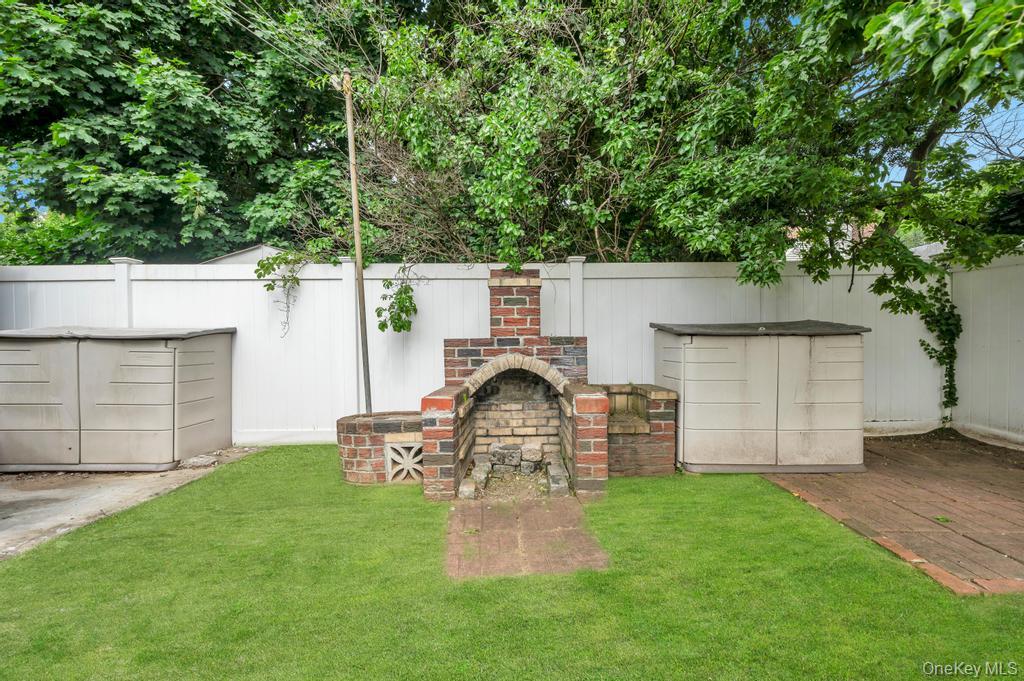 13715 169th Street Property Photo 7