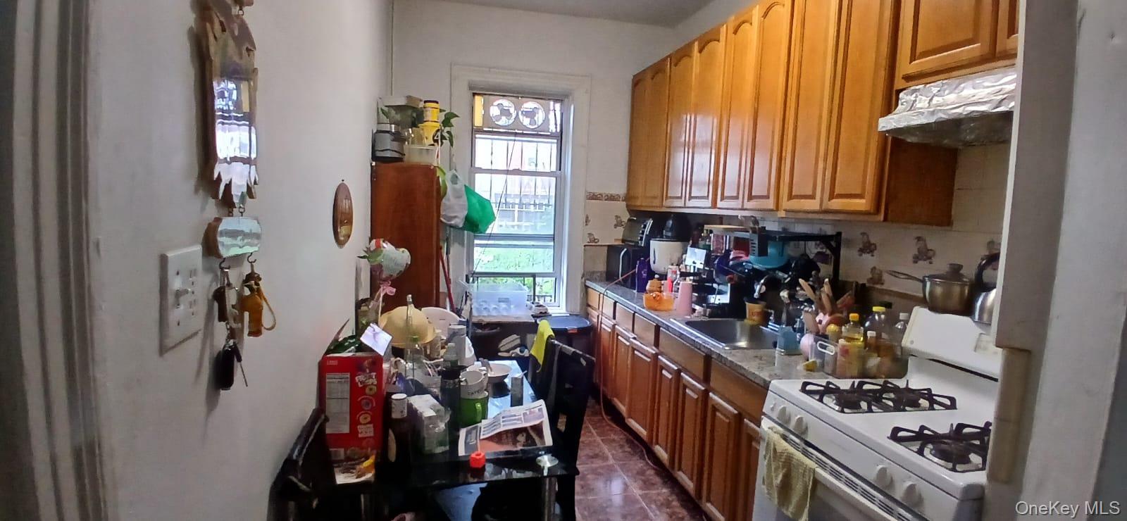 217 Hemlock Street Property Photo 8