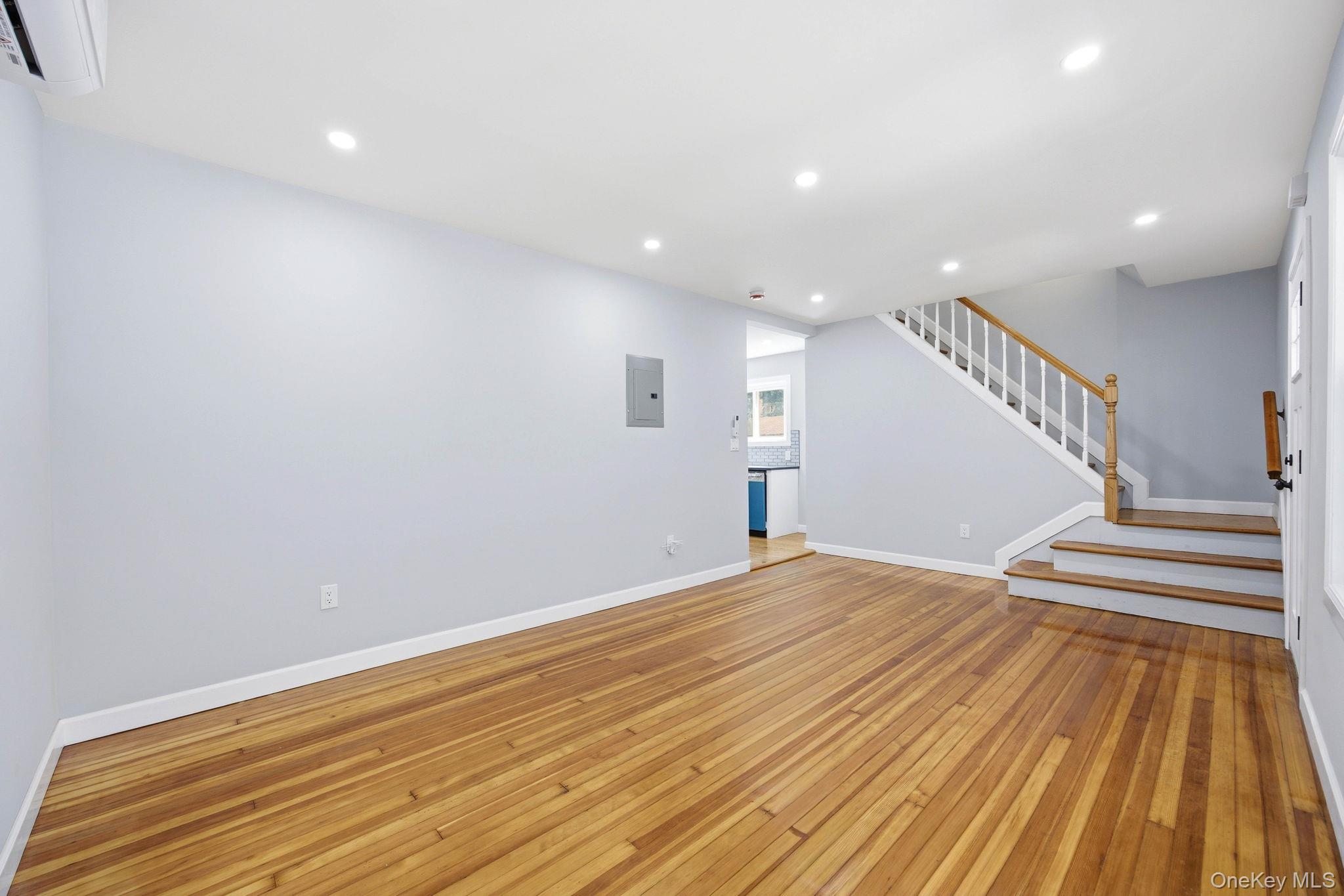 107 E Saint Marks Place Property Photo 7