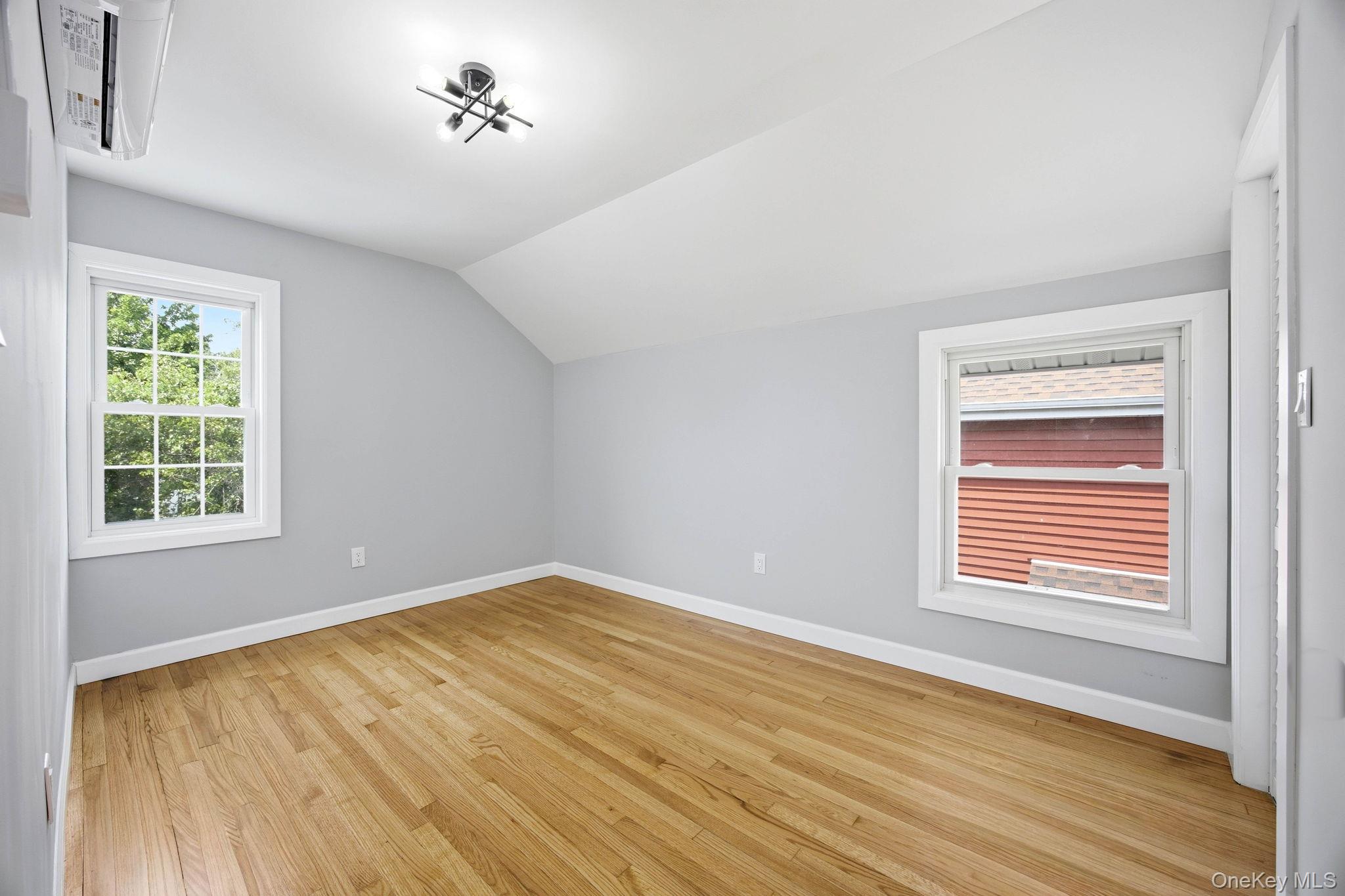107 E Saint Marks Place Property Photo 15