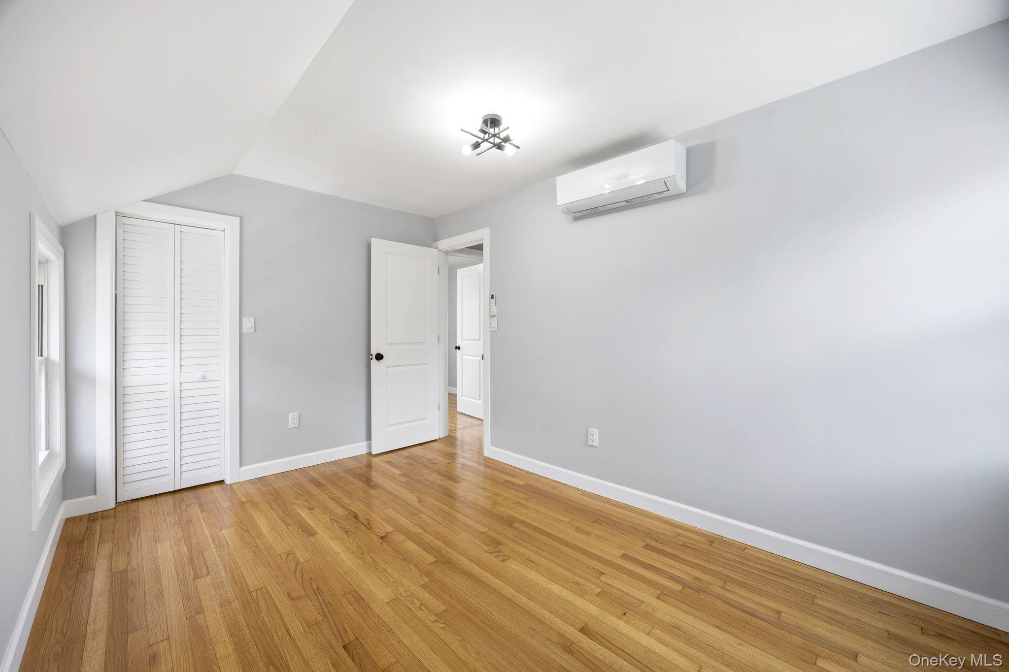 107 E Saint Marks Place Property Photo 16