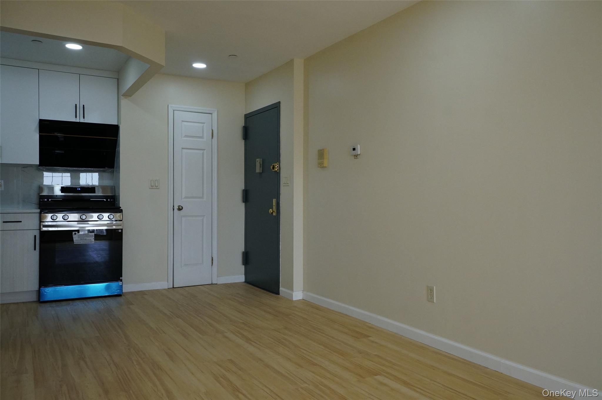 41-35 67th Street 6b Property Photo 7