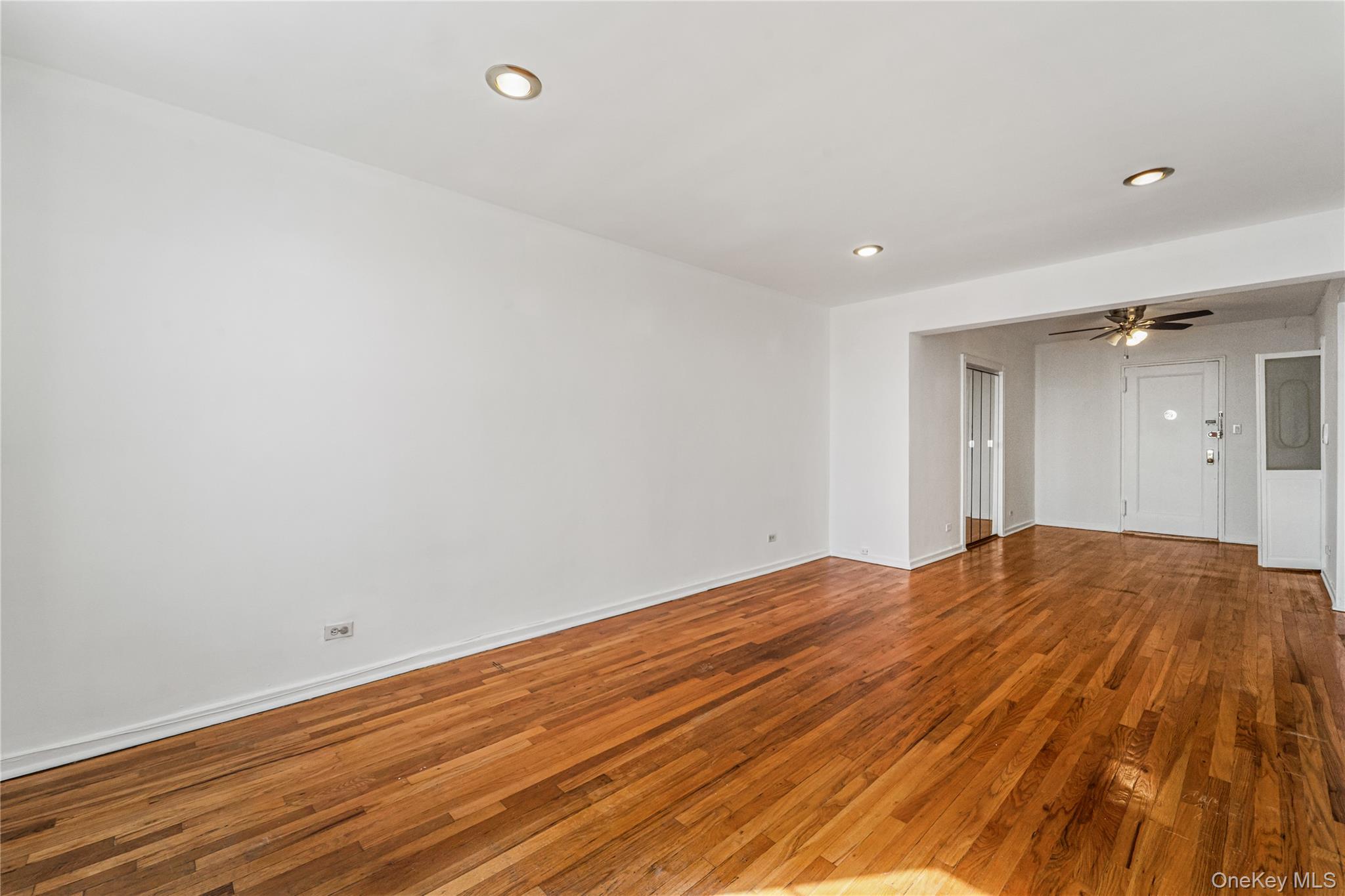 6393 Woodhaven Boulevard 6f Property Photo 2
