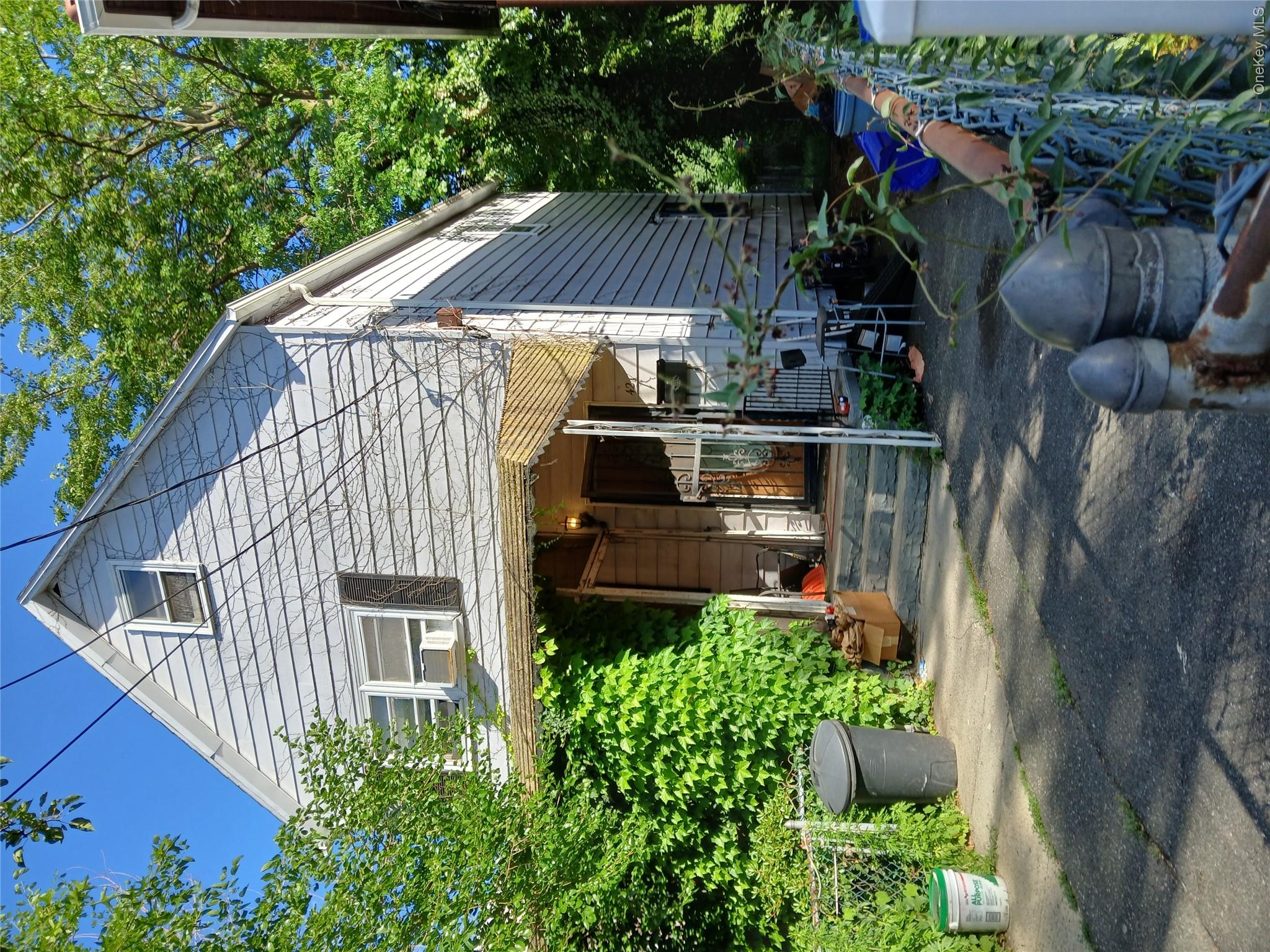 42 W 5th Street Property Photo 1