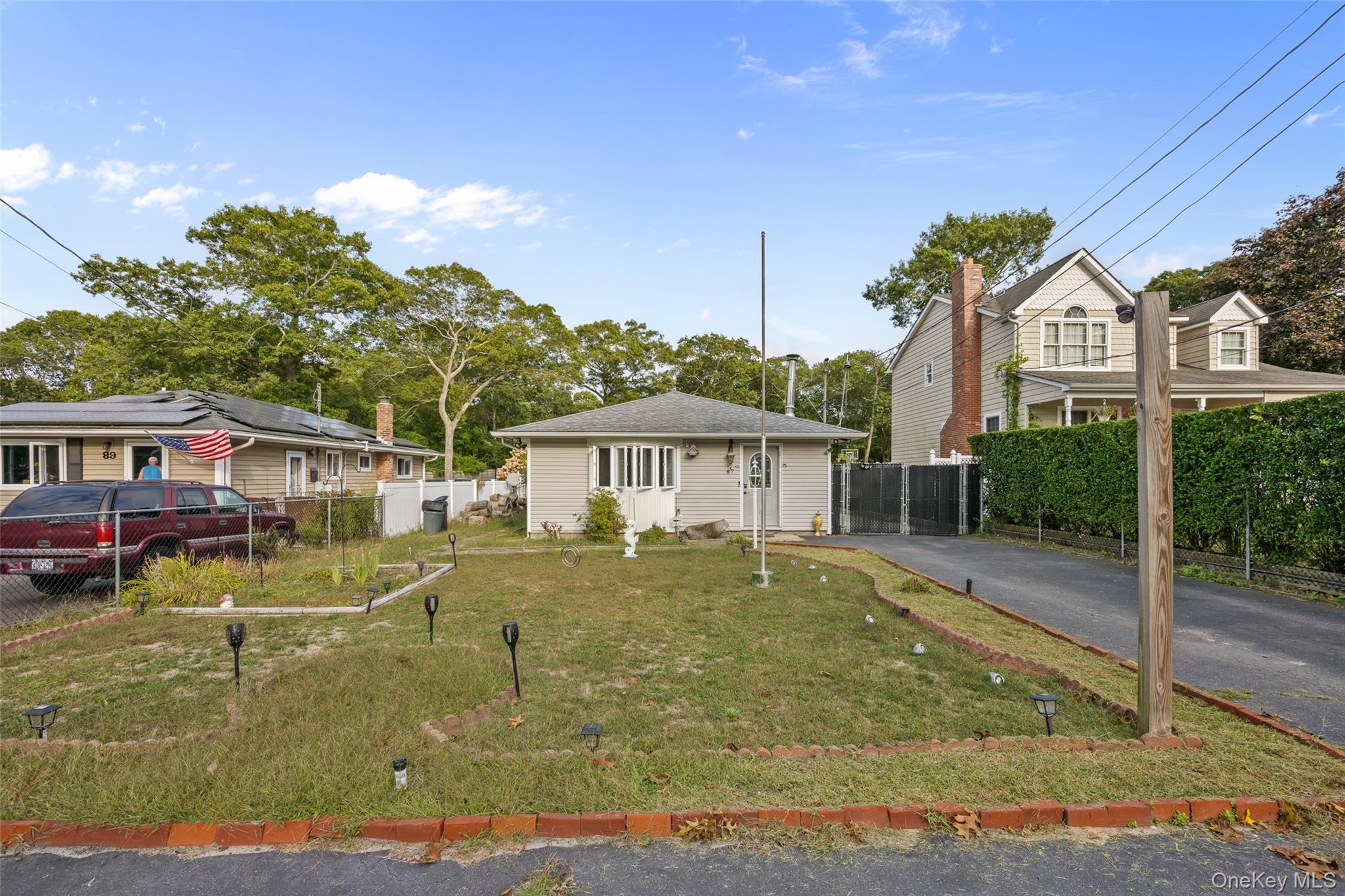 87 Biltmore Drive Property Photo 1
