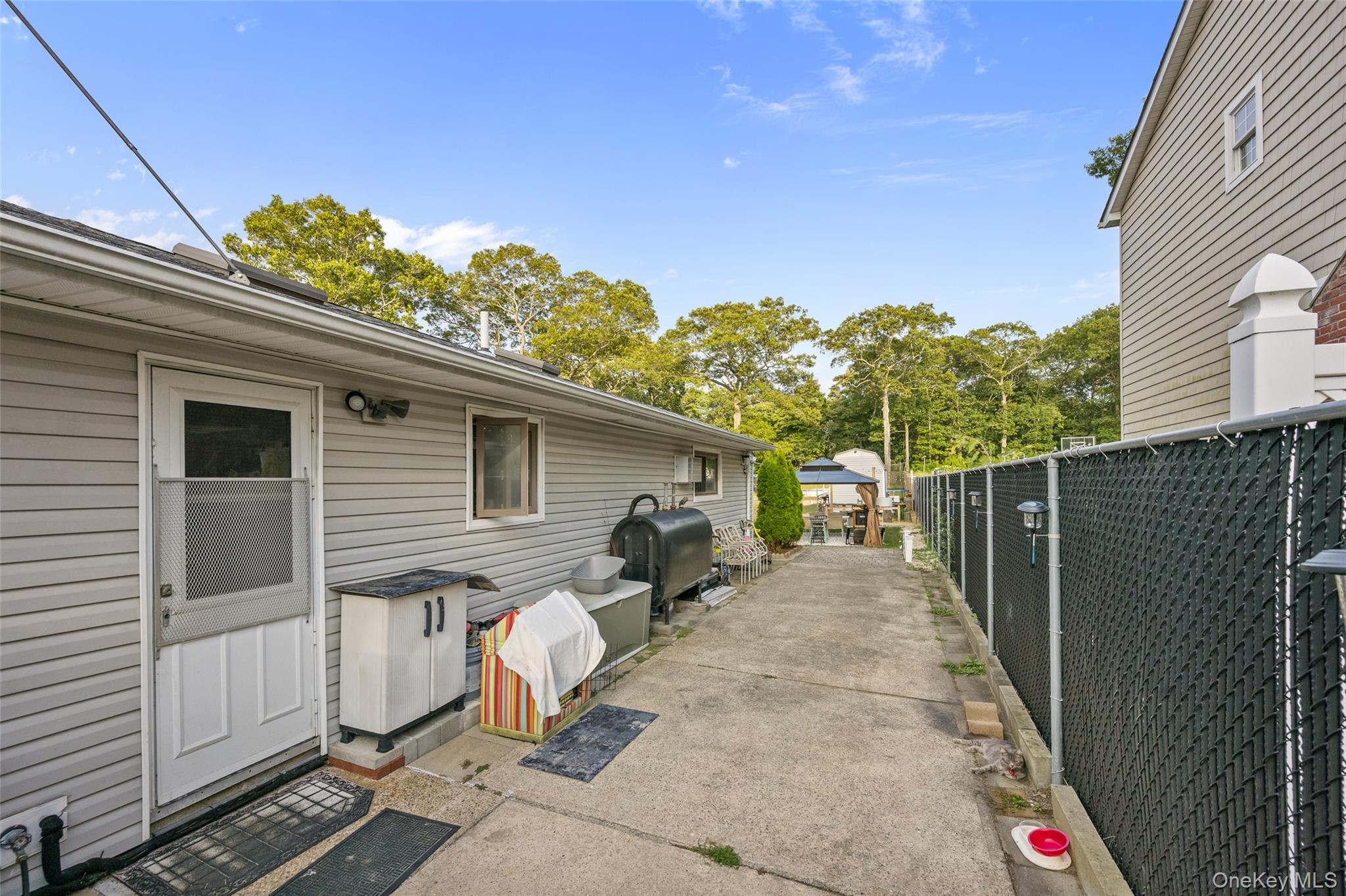 87 Biltmore Drive Property Photo 16