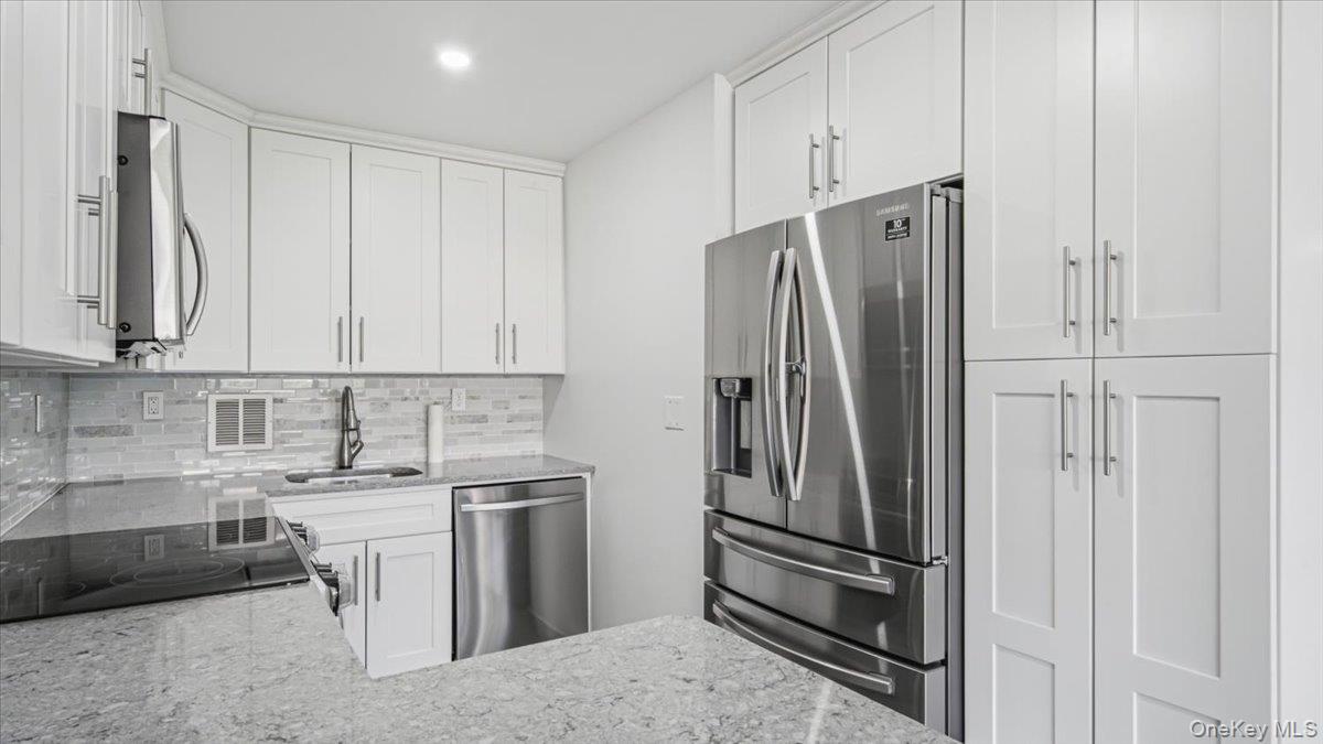 166-10 Powells Cove Boulevard 6c Property Photo 10
