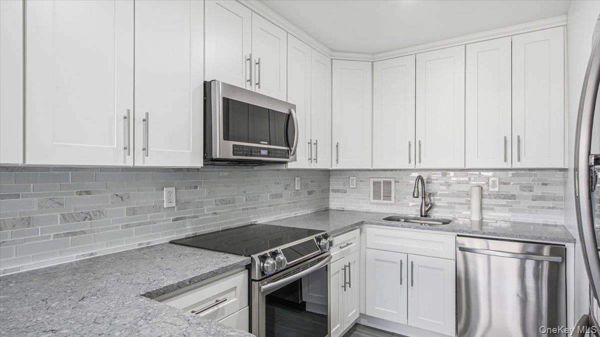166-10 Powells Cove Boulevard 6c Property Photo 11