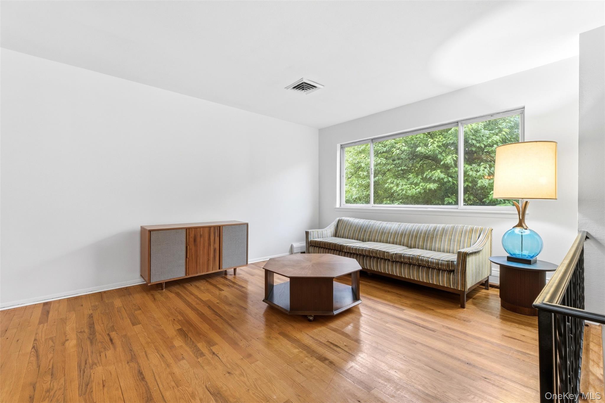 223 Newport Avenue Property Photo 6