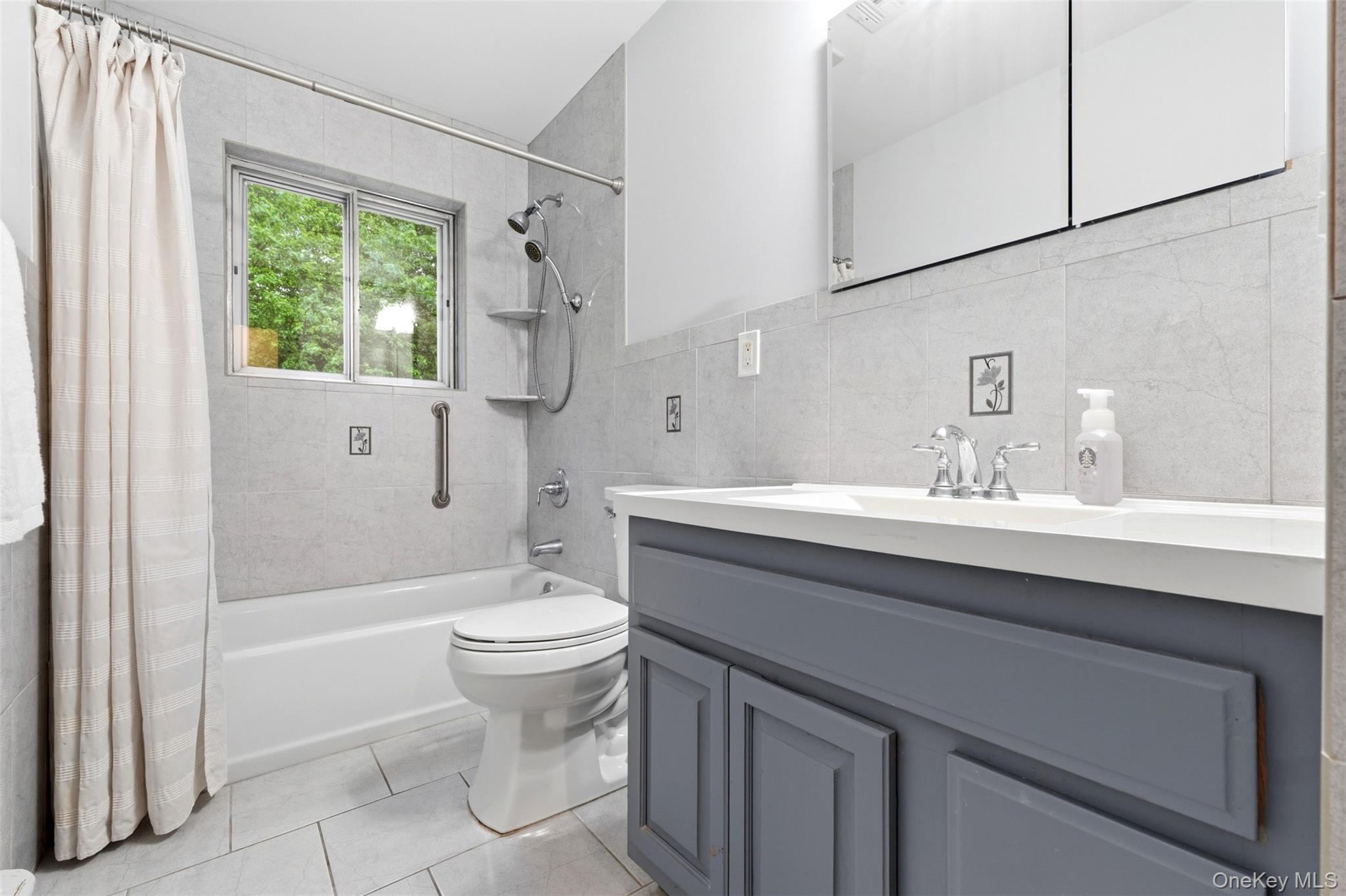 223 Newport Avenue Property Photo 17