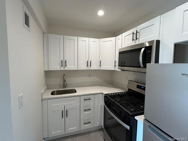 671 Bronx River Road 6g Property Photo 3