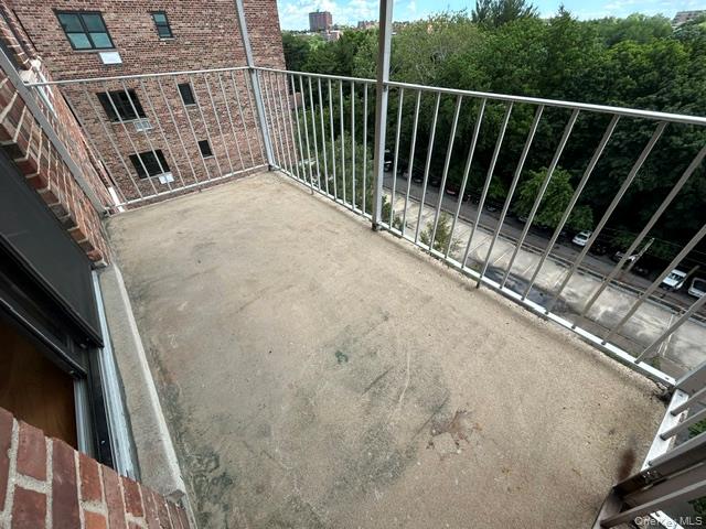 671 Bronx River Road 6g Property Photo 11