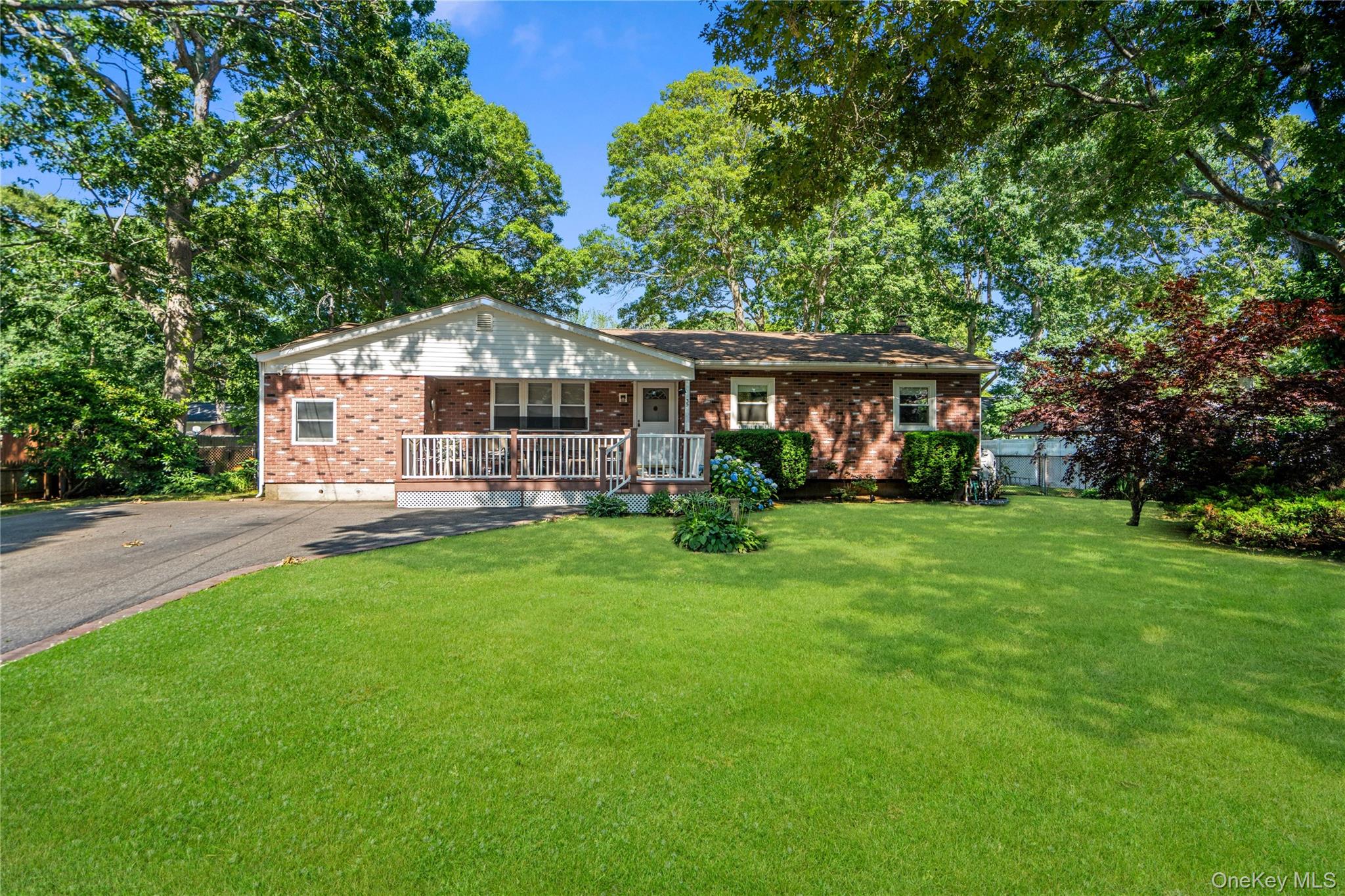 35 Corbin Avenue Property Photo 1
