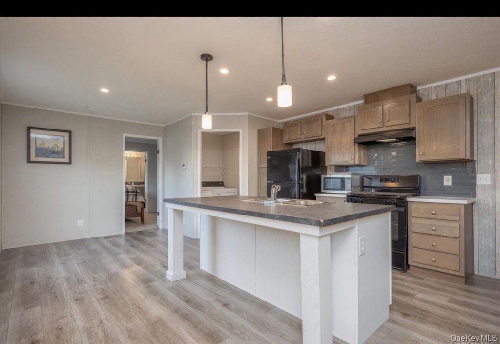 37 Windward Property Photo 1
