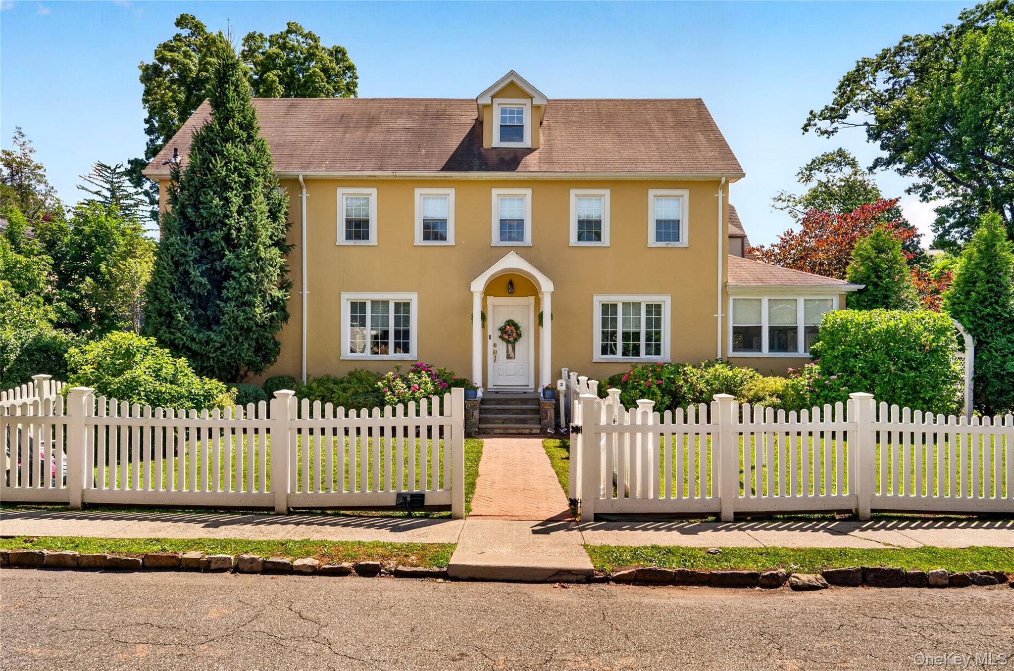 2 Stewart Avenue Property Photo 1