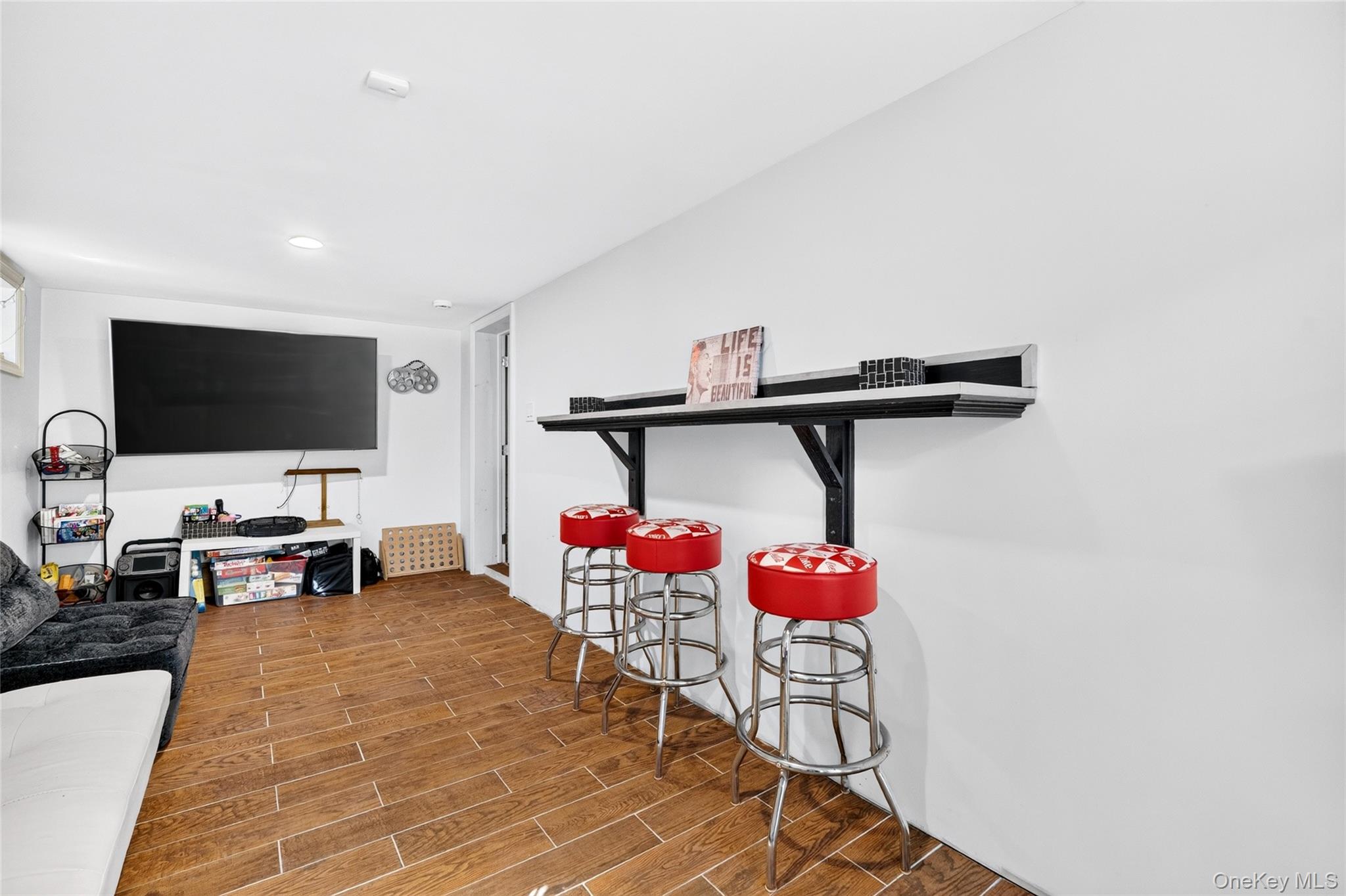 2 Stewart Avenue Property Photo 32