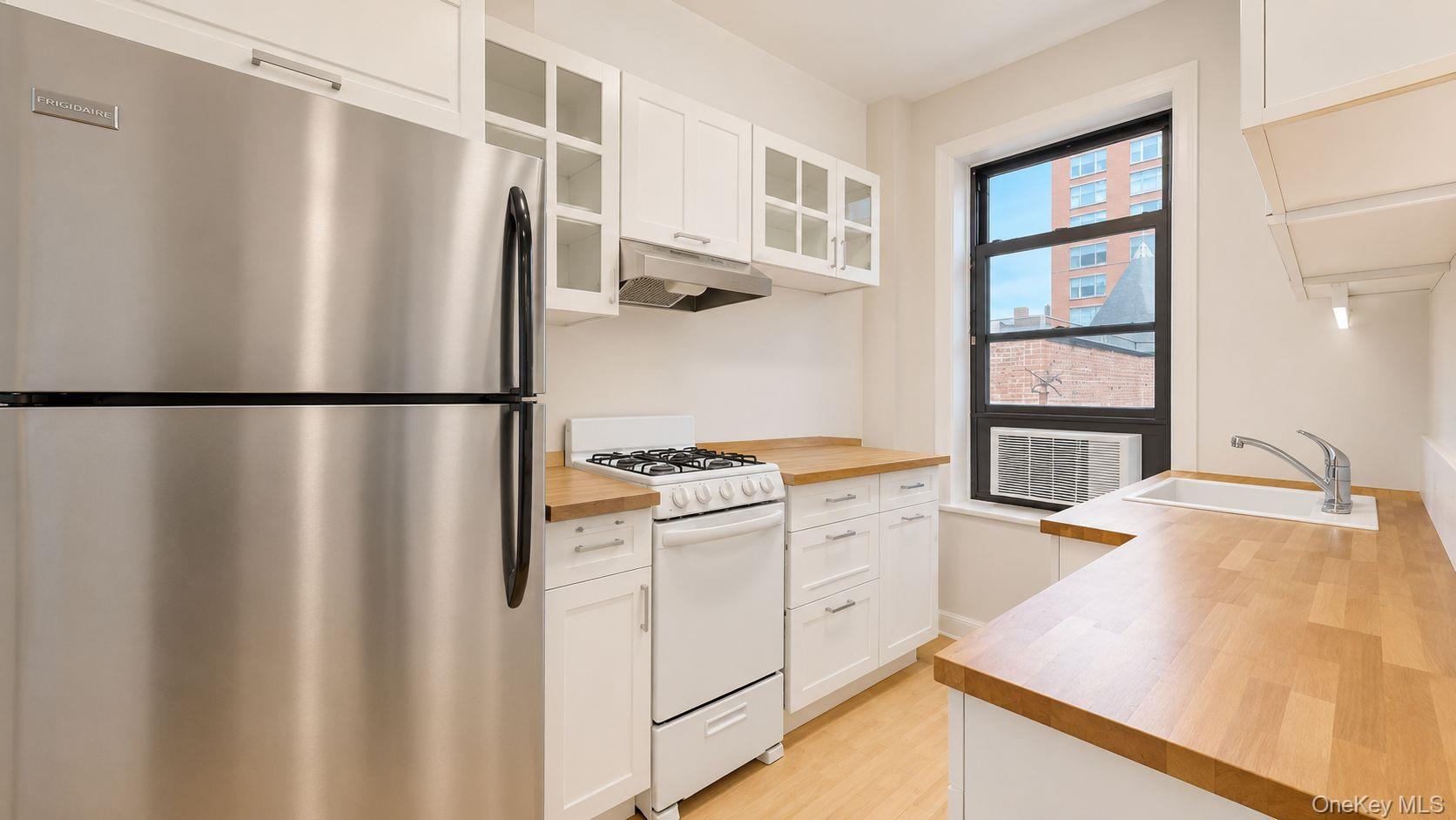 4-6 W 105th Street 6a Property Photo 13