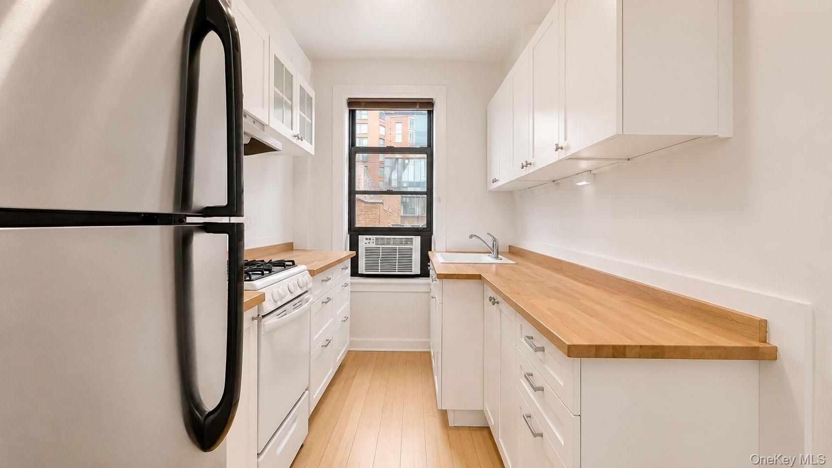4-6 W 105th Street 6a Property Photo 14