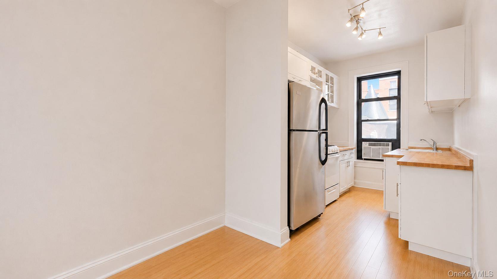 4-6 W 105th Street 6a Property Photo 17