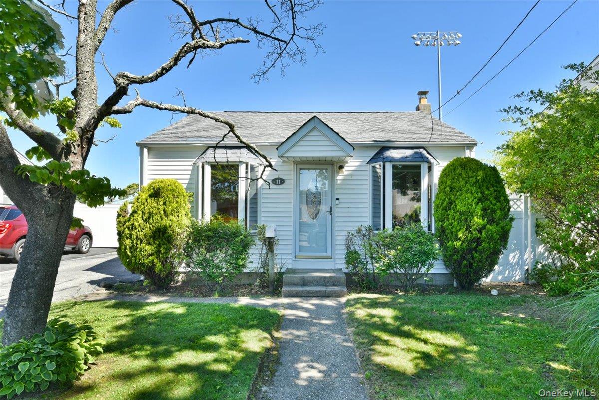 11 Glenda Drive Property Photo 1