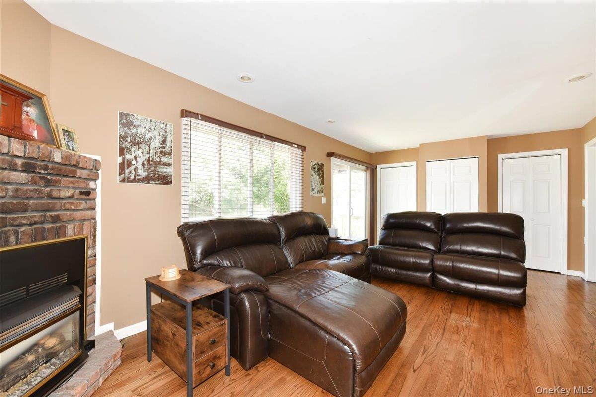 11 Glenda Drive Property Photo 6