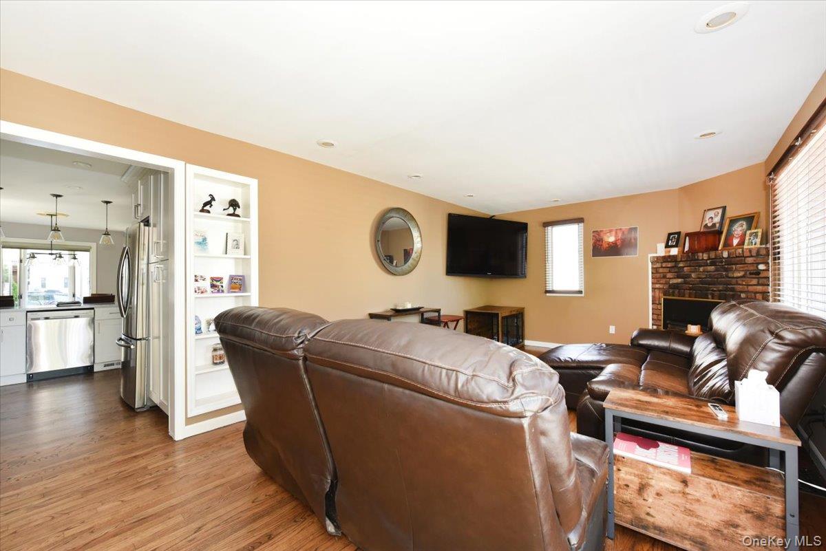 11 Glenda Drive Property Photo 8