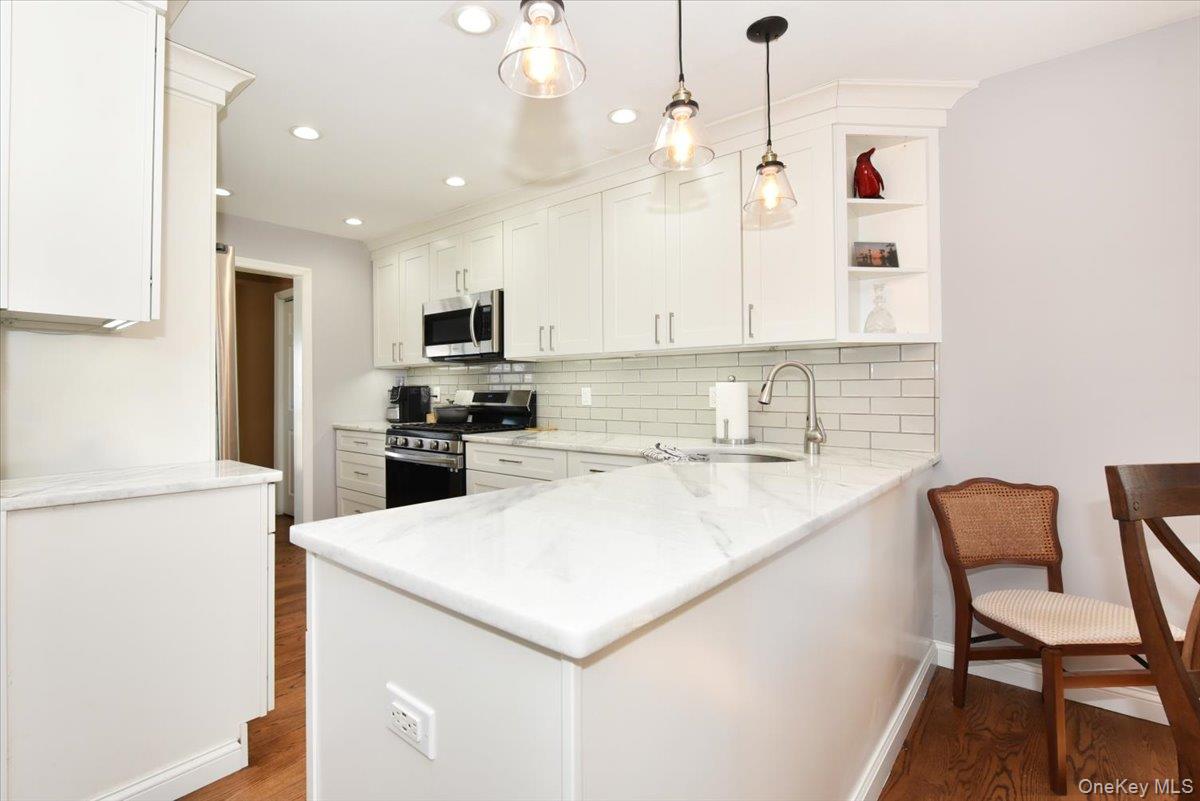 11 Glenda Drive Property Photo 13