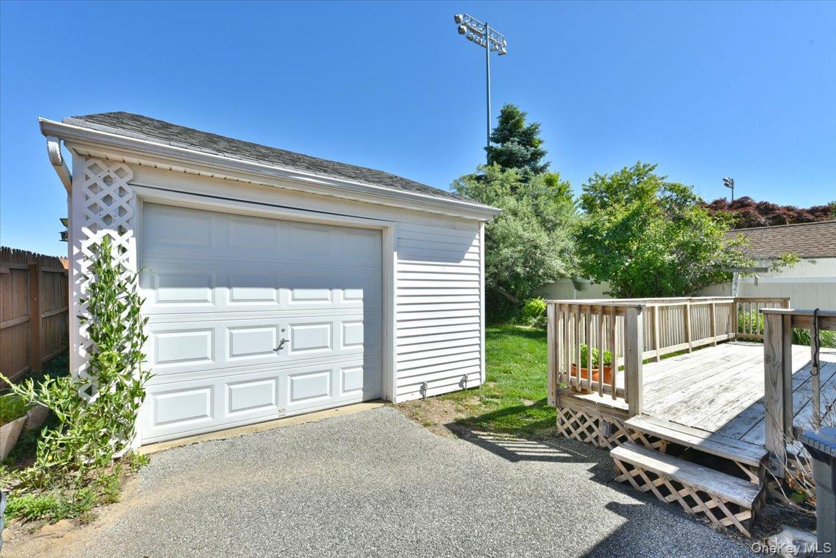 11 Glenda Drive Property Photo 23