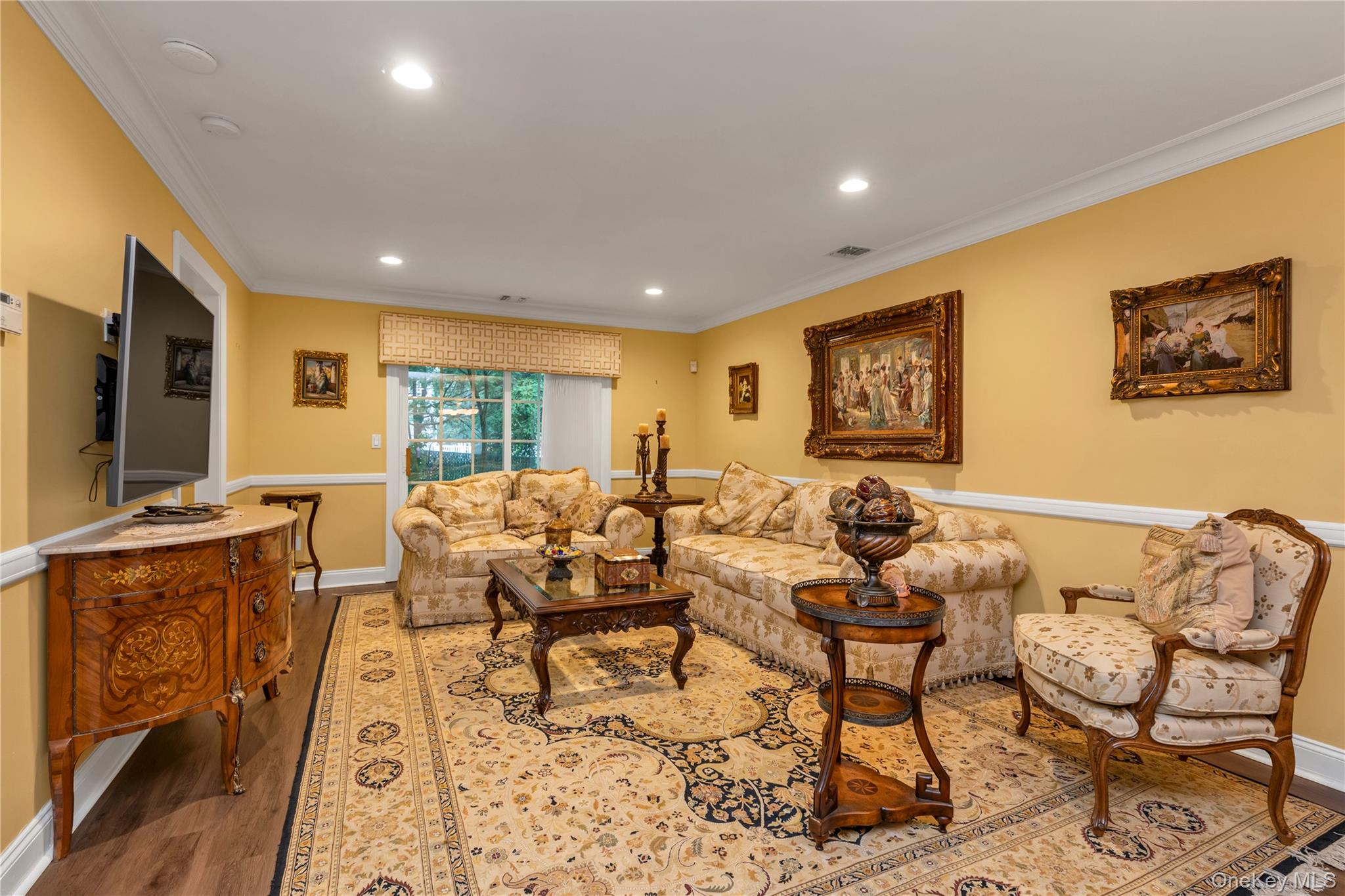 1125 Savoy Drive Property Photo 3