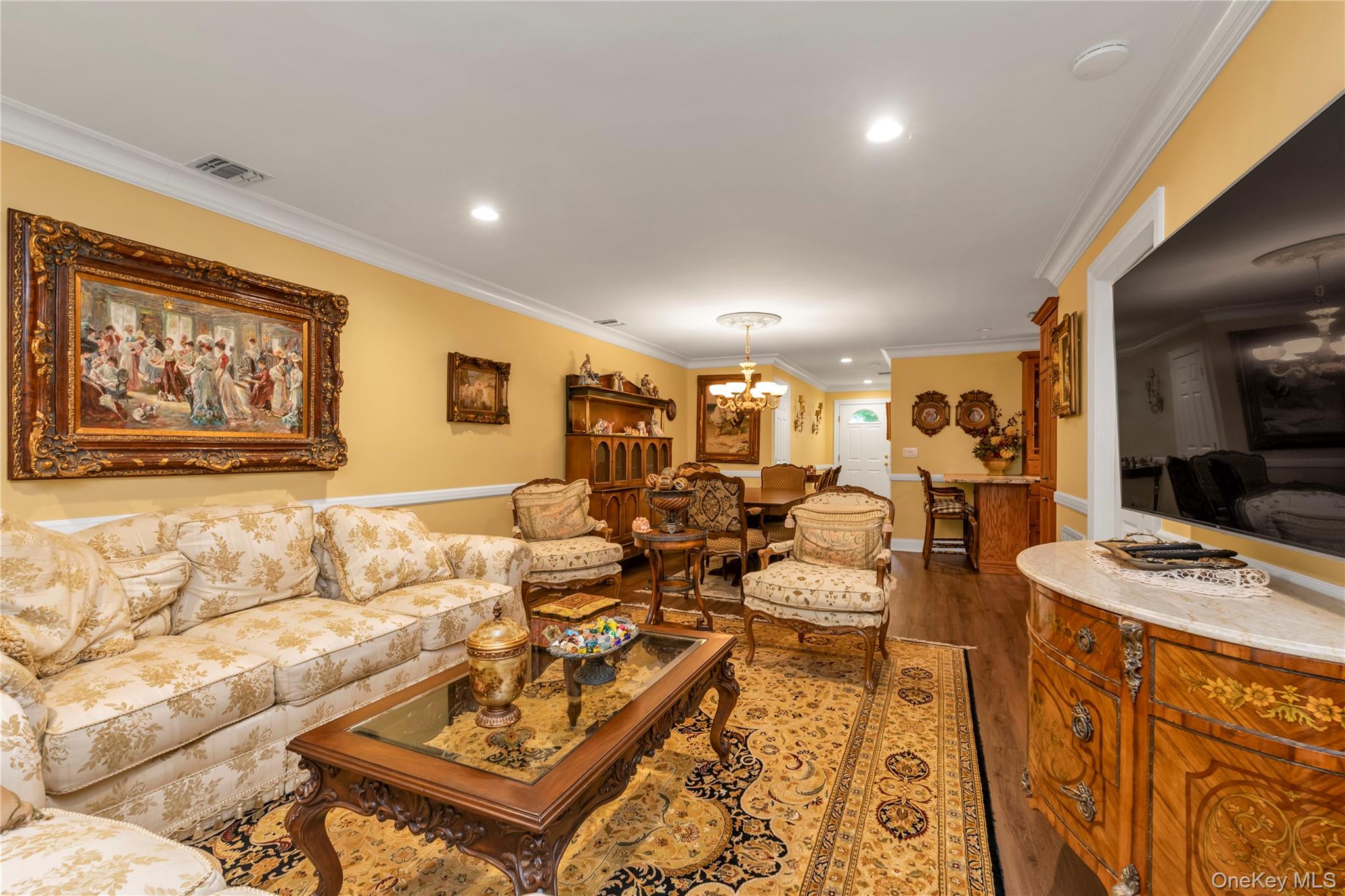 1125 Savoy Drive Property Photo 4