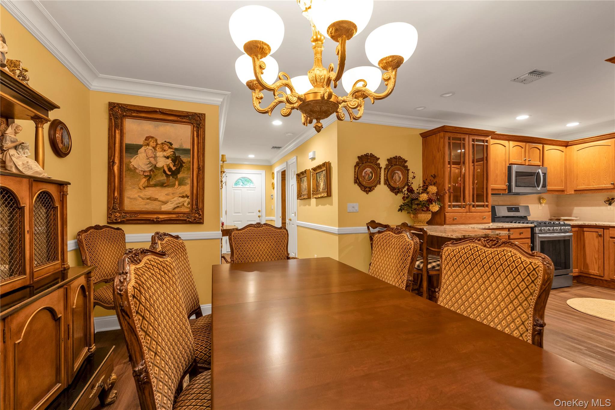 1125 Savoy Drive Property Photo 7